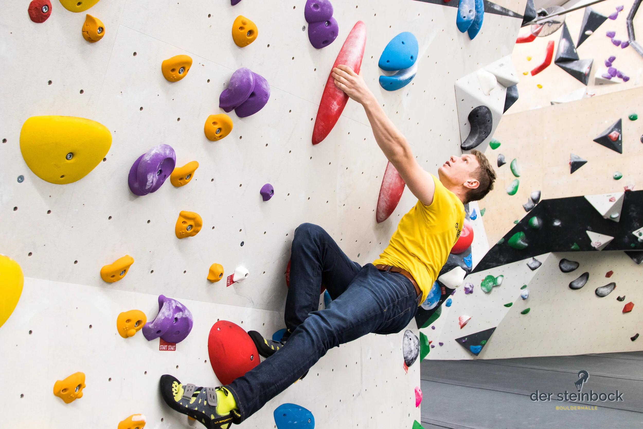 Beim Bouldern dürft Ihr die Maske auch auflassen, müsst aber nicht ;)