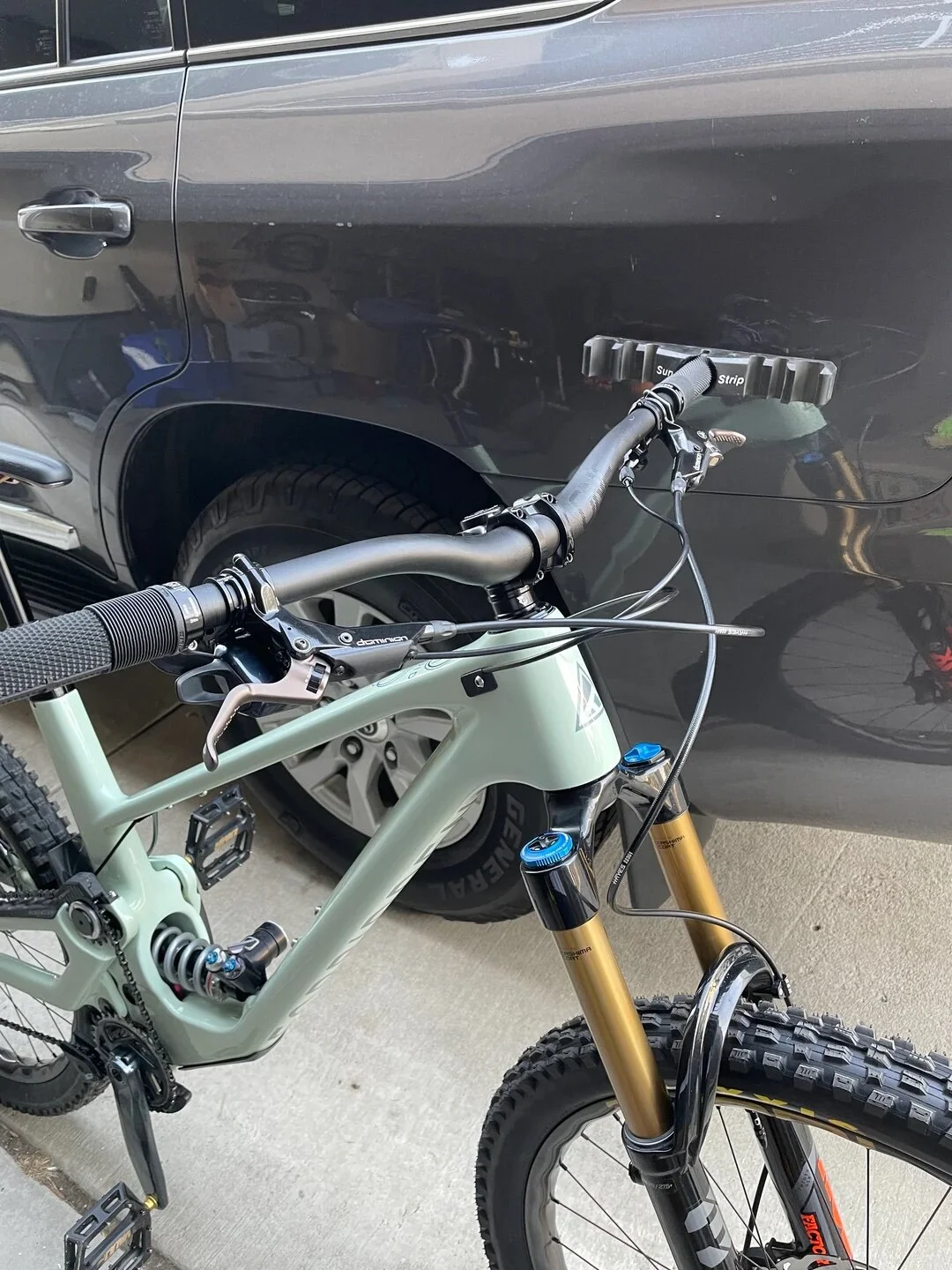 0165CB37-BA35-4444-97B7-2C75CCD51C2B