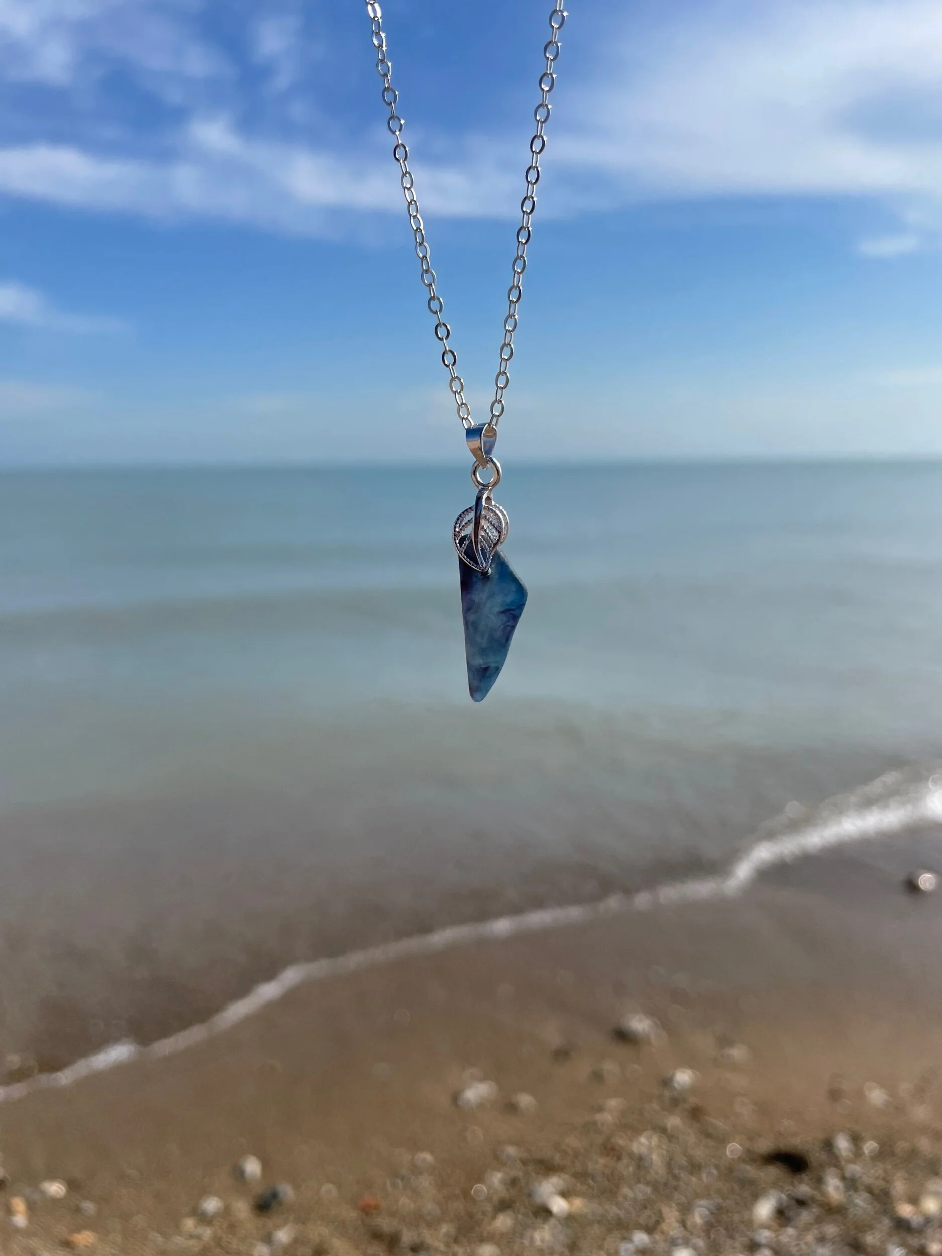 51F7B4BC-9DF4-4557-B9CE-514B1CB43647