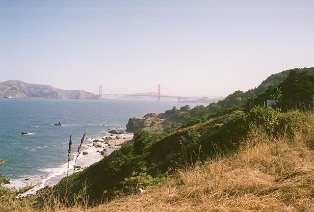 The view from the afternoon
.
.
.
.
.
#sanfrancisco #sfphotographer #travelphotography #moodygrams #oftheafternoon #somewheremagazine #filmwave #nowherediary #filmphotographic #ifyouleave #filmphotomag #taintedmag #taintedfilm #heyfsc #photofilmy #ai