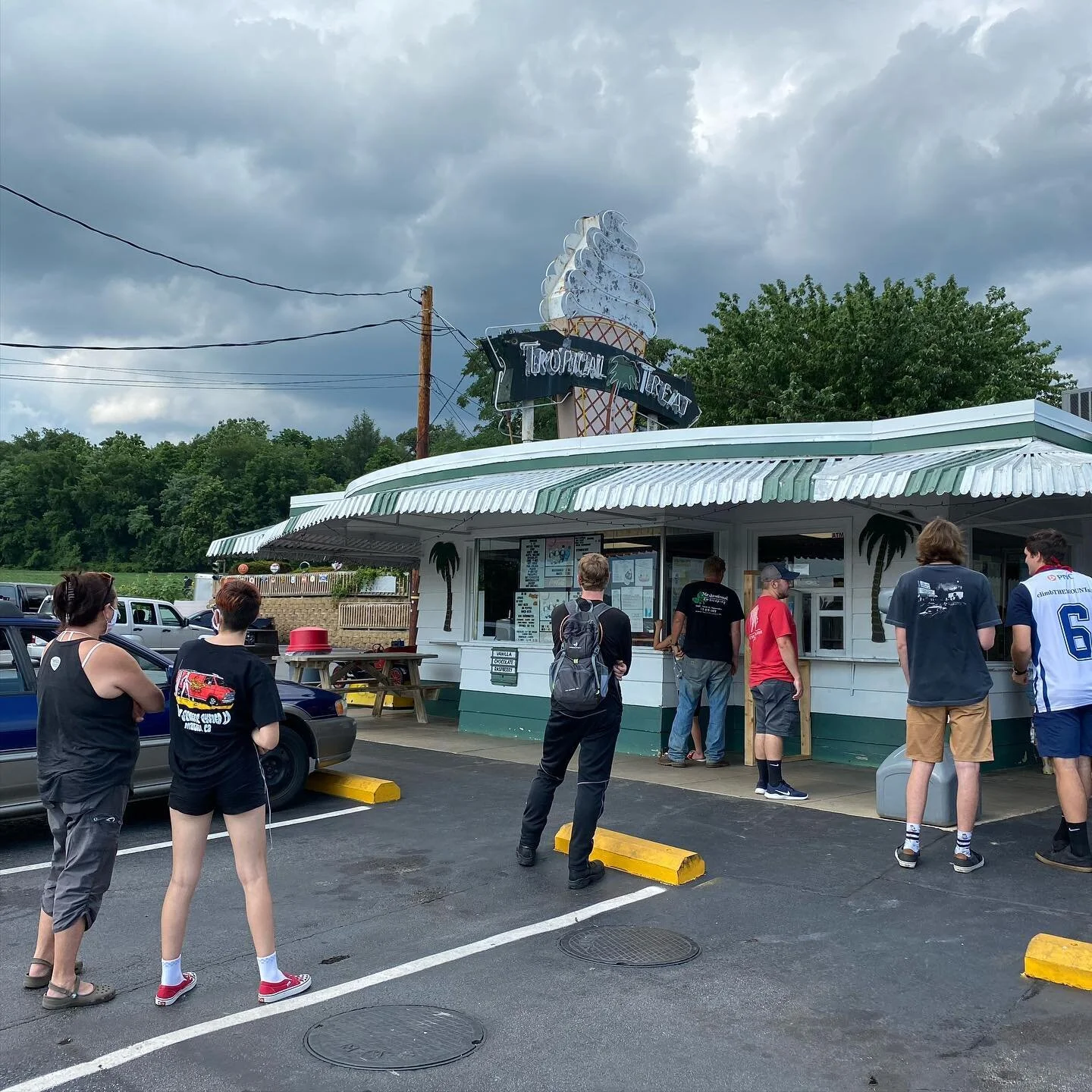 Another excellent visit to @crabbs_tropical_treat !!!