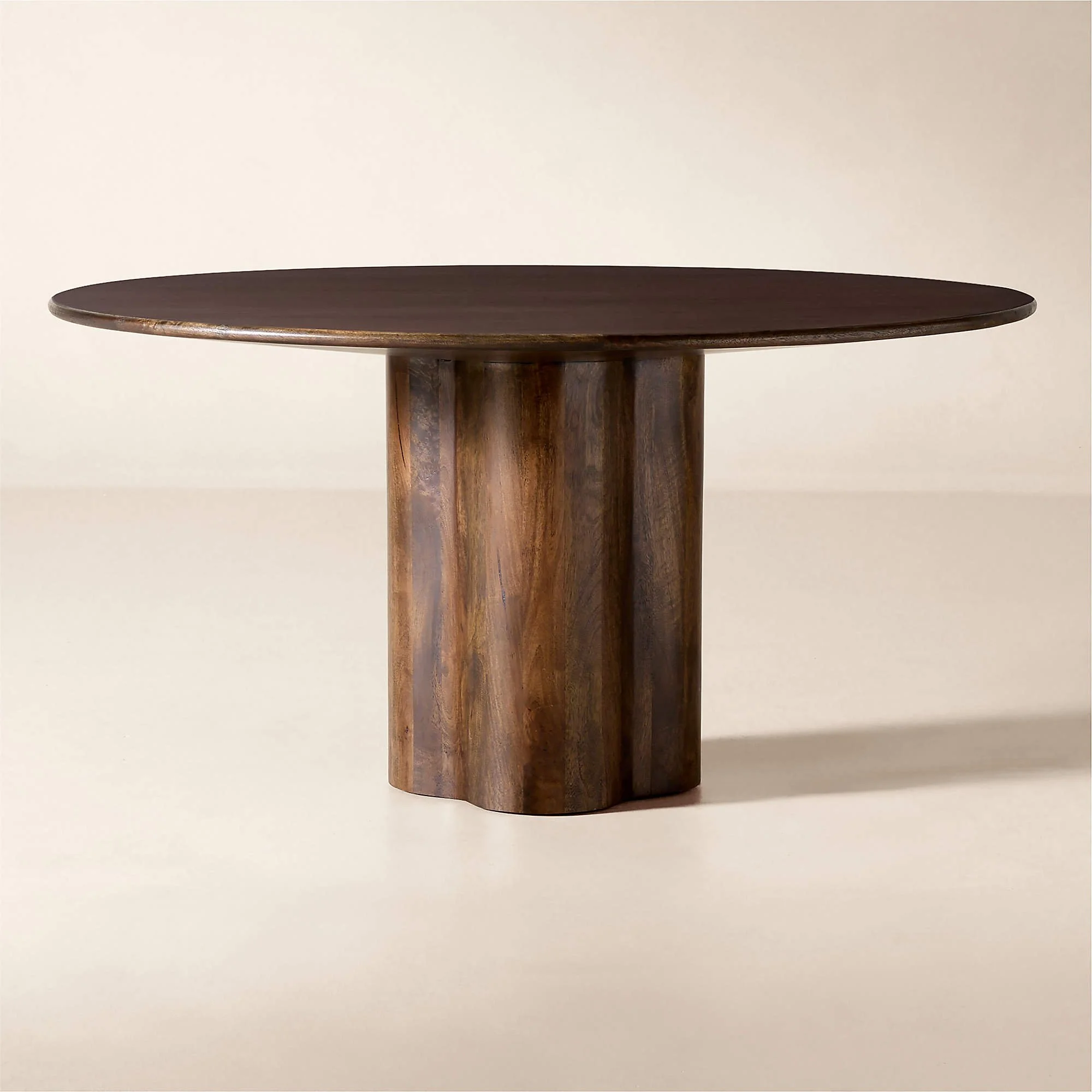 Viggo 60" Round Table