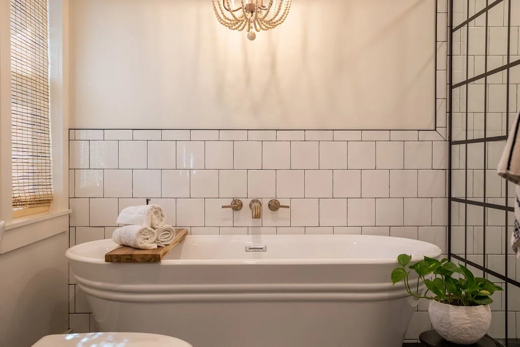 An on-site consultation with Canebrake is not a sales visit. 🙅&zwj;♂️ It&rsquo;s a working session designed to bring clarity for your project! And it's just one part of our client process guide. 
📱Have you been dreaming about a home renovation? Now