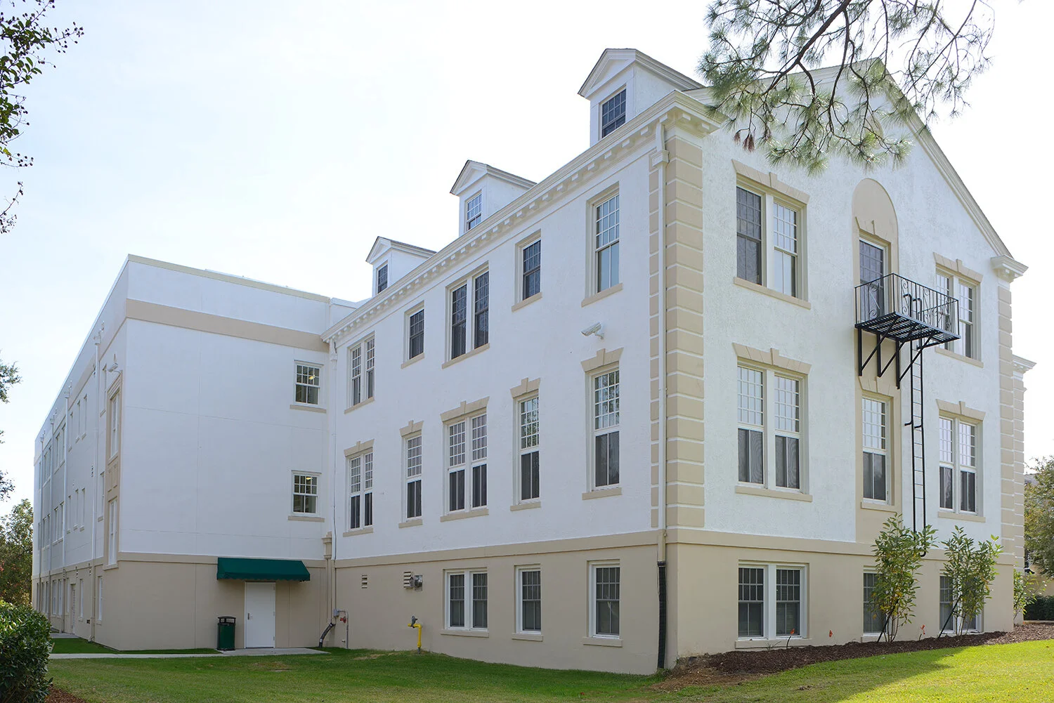 Fitzhugh Hall — Dale Partners Architects, PA