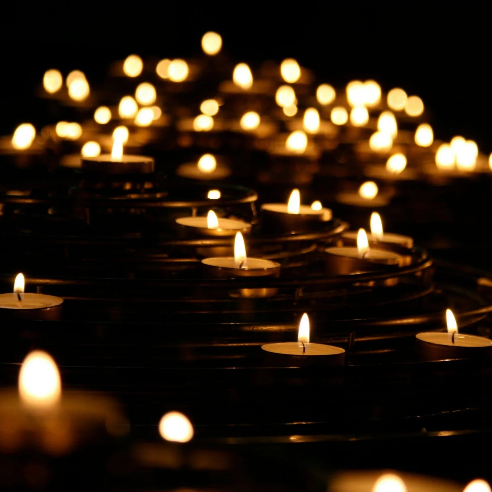 How to Support a Loved One Who is Grieving