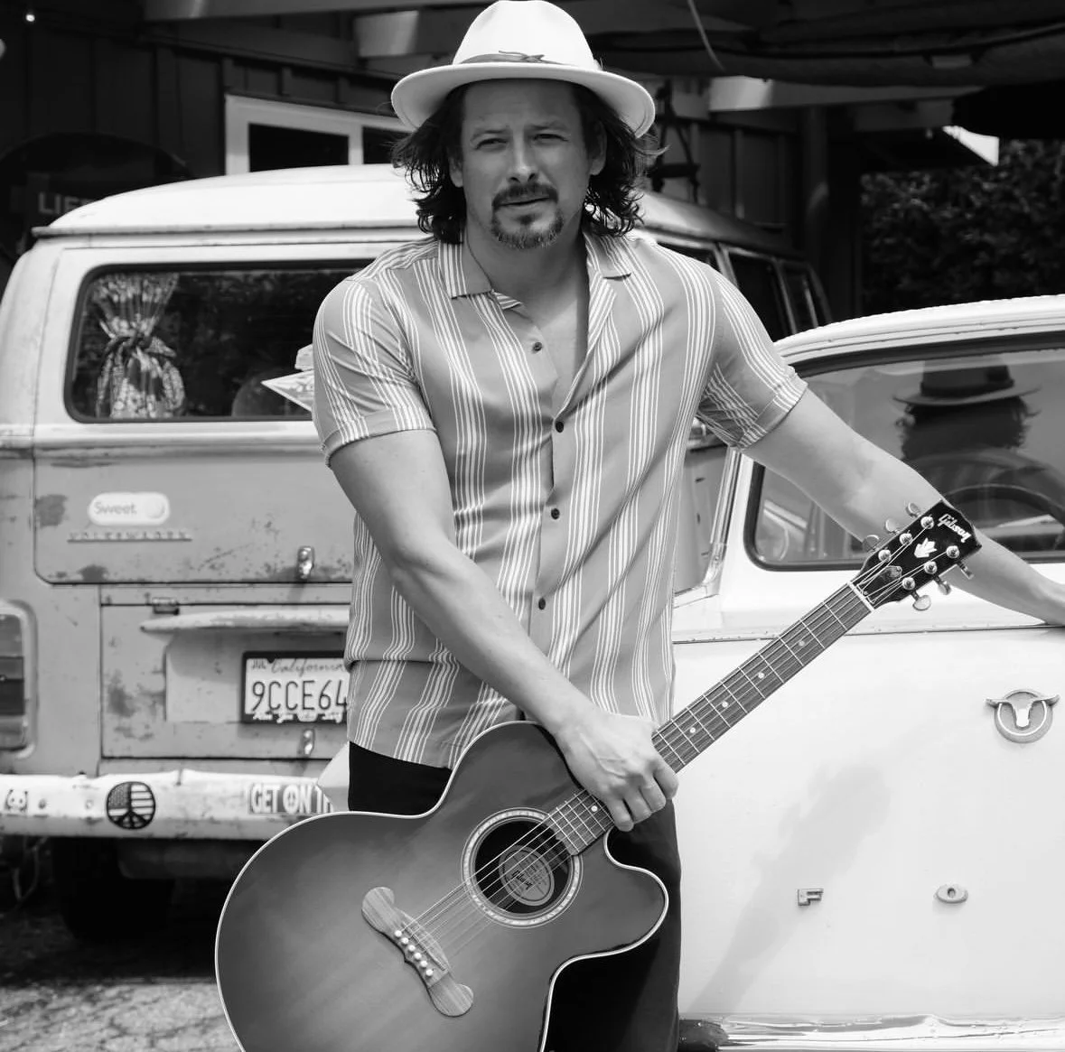 LIVE MUSIC: Ethan Staus