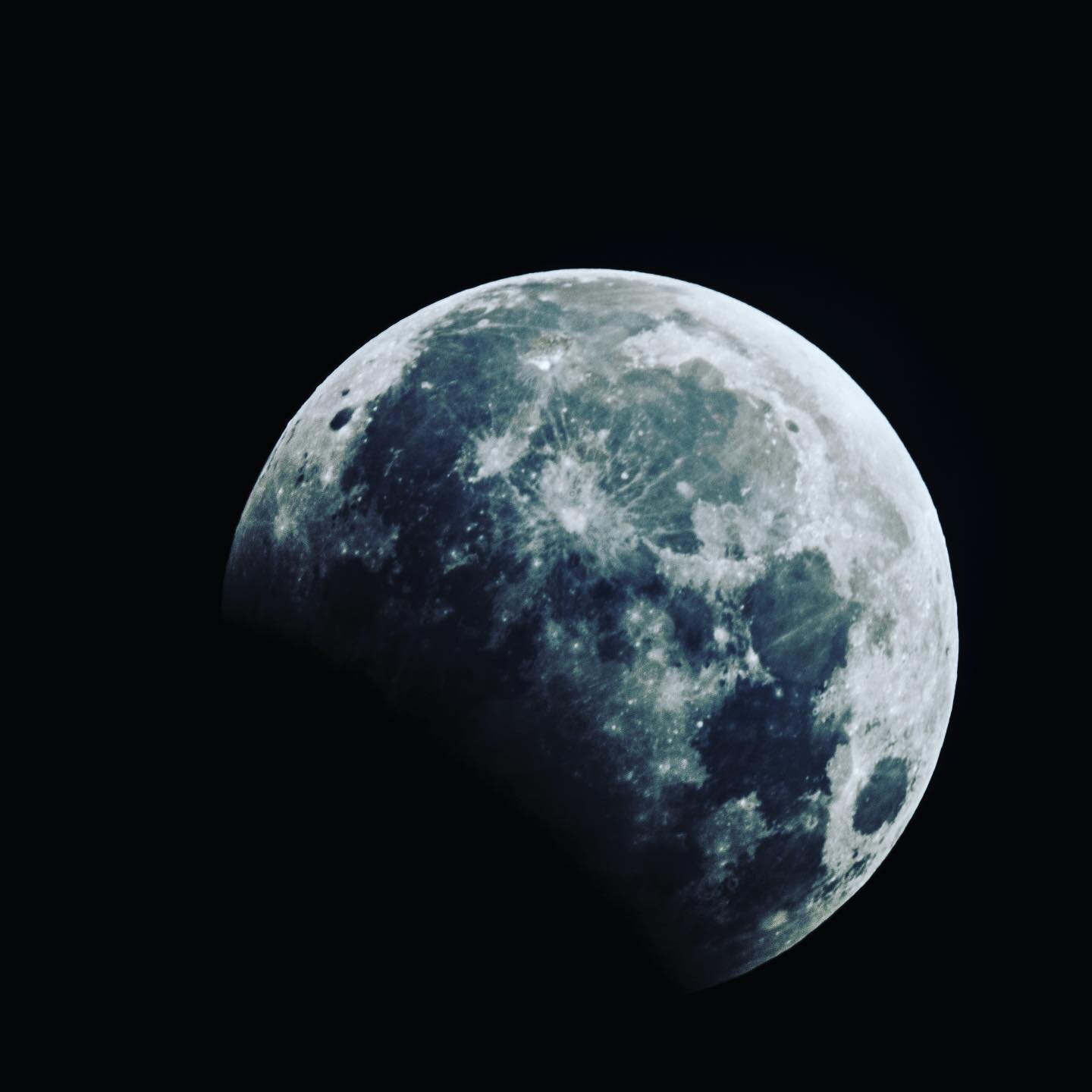 #lunareclipse season is on us as the #Moon edges closer to her North Node. The Light of Night sailed into #Gemini earlier today and so far it&rsquo;s been a mixed bag for me of powerful, constructive transformation in mercurial matters - and technolo