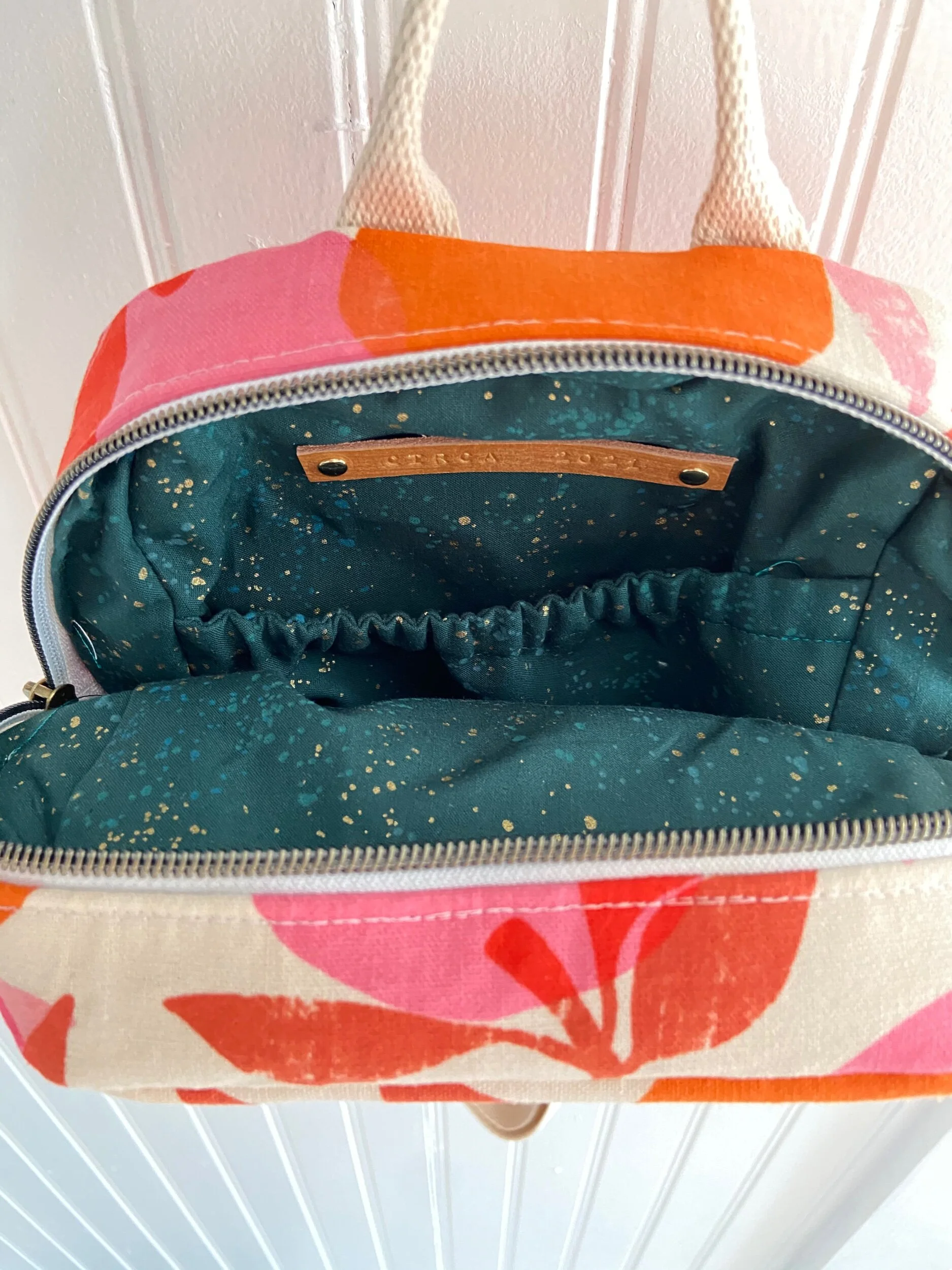 6C092779-15A4-4F9E-9101-8B13995F692D