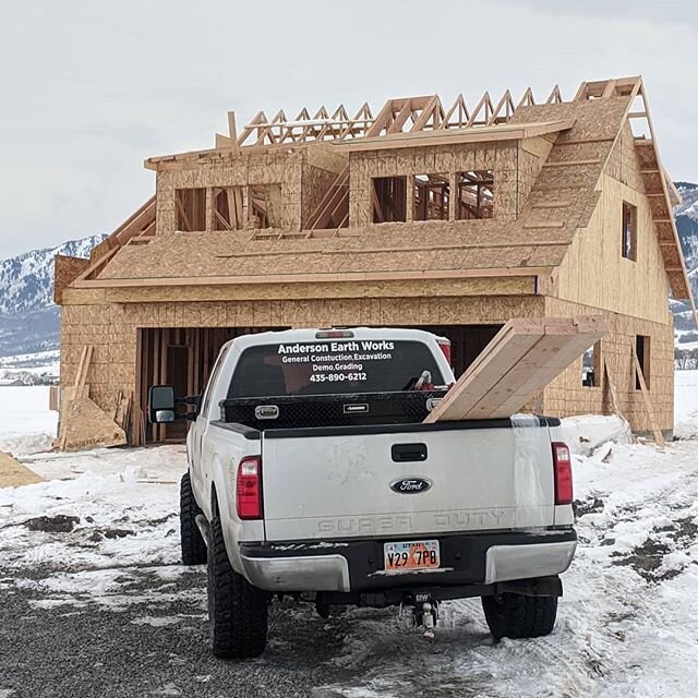 Almost have this little shop house wrapped up.  Thanks for plugging away on it @andersonearthworksllc 
#framing #construction #shophouse #limitlessbuilding #cachevalleybuilder #cachevalleyutah