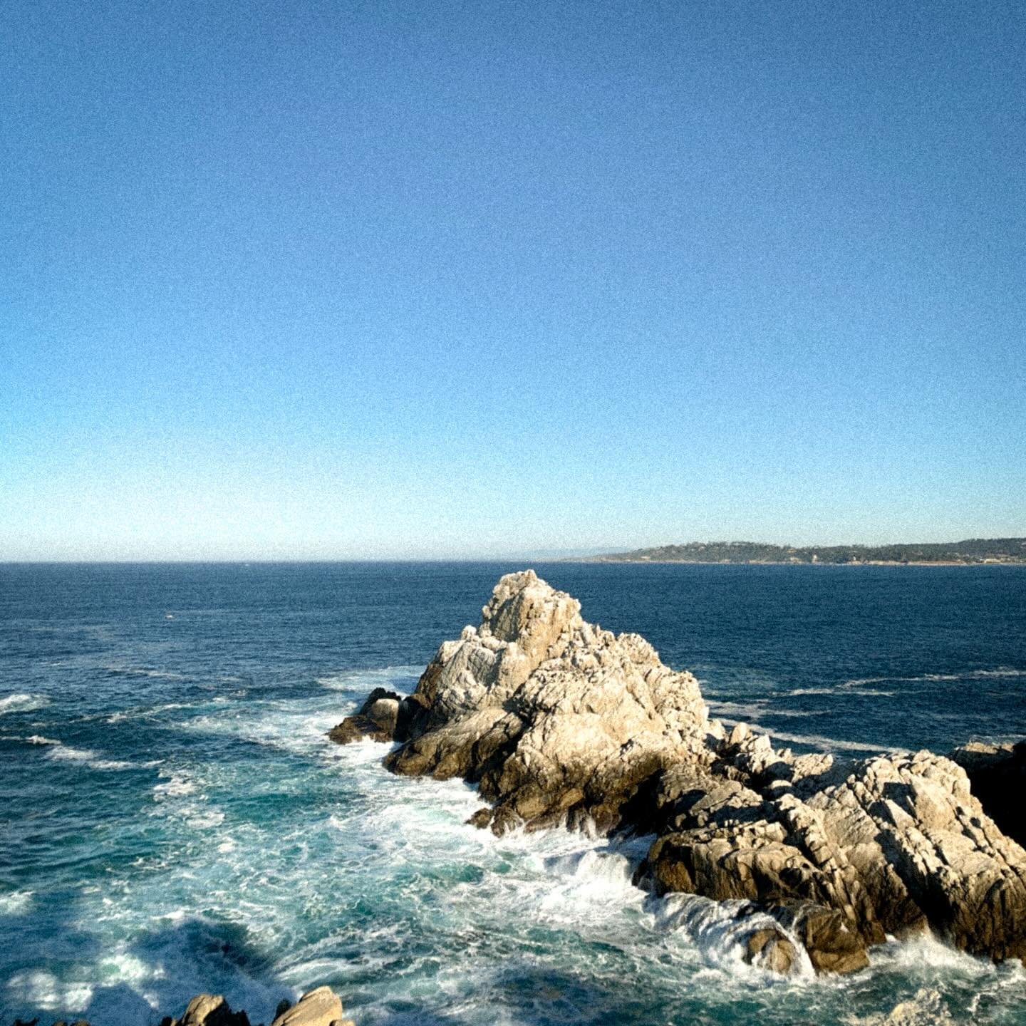 If you haven&rsquo;t yet, go listen to The Mountain Slide, one of the songs from my upcoming album- False Equivalencies. Link in bio

#indiemusic #newmusic #indierock #bottleconjuror #indiefolk #altcountry #dreampop #indie