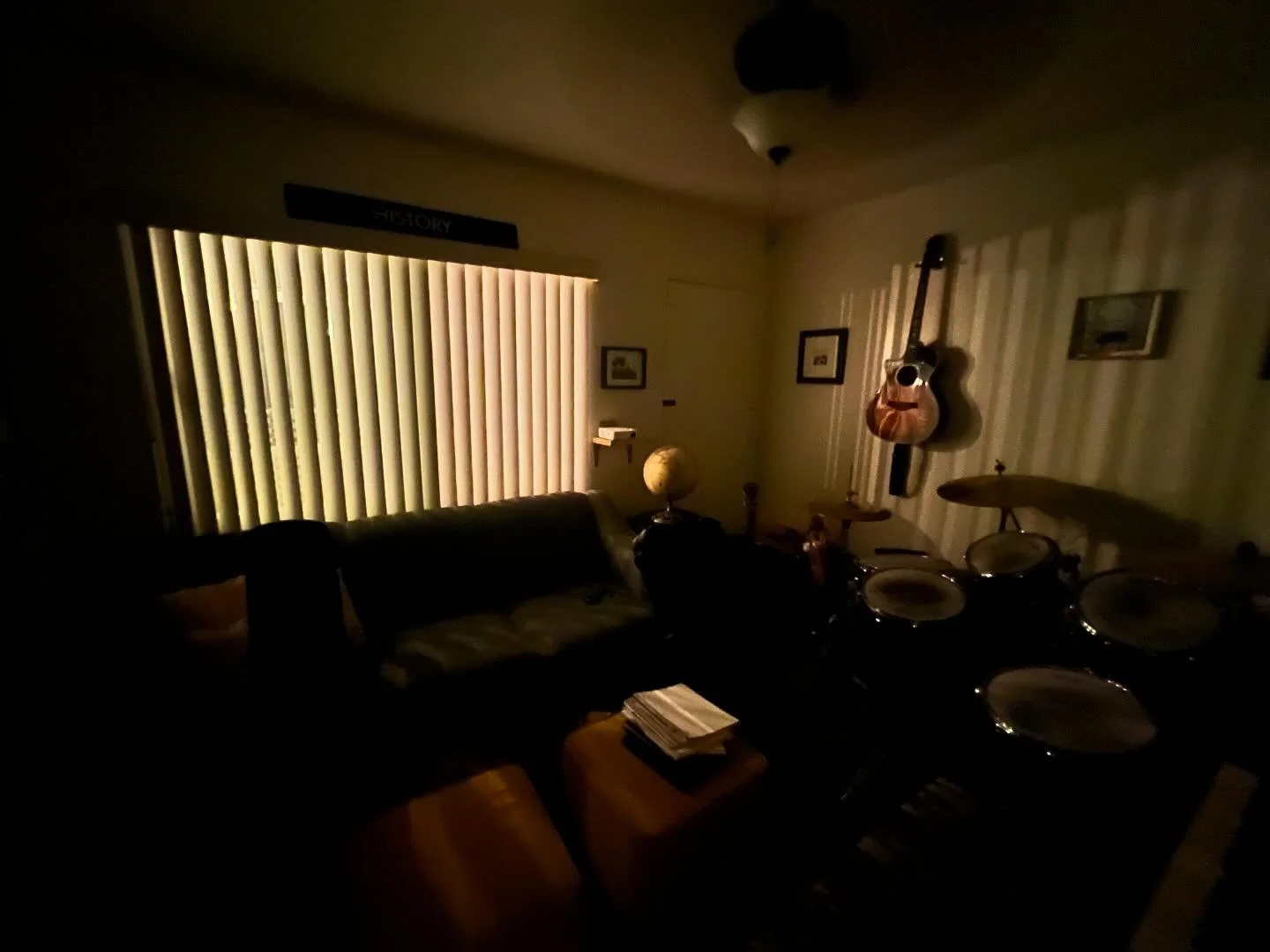 Less stitches, more riches and we are all for each other&hellip; new single out now. Link in bio

#bravenewworld #bravenewworld #distopian #indiemusic #indierock