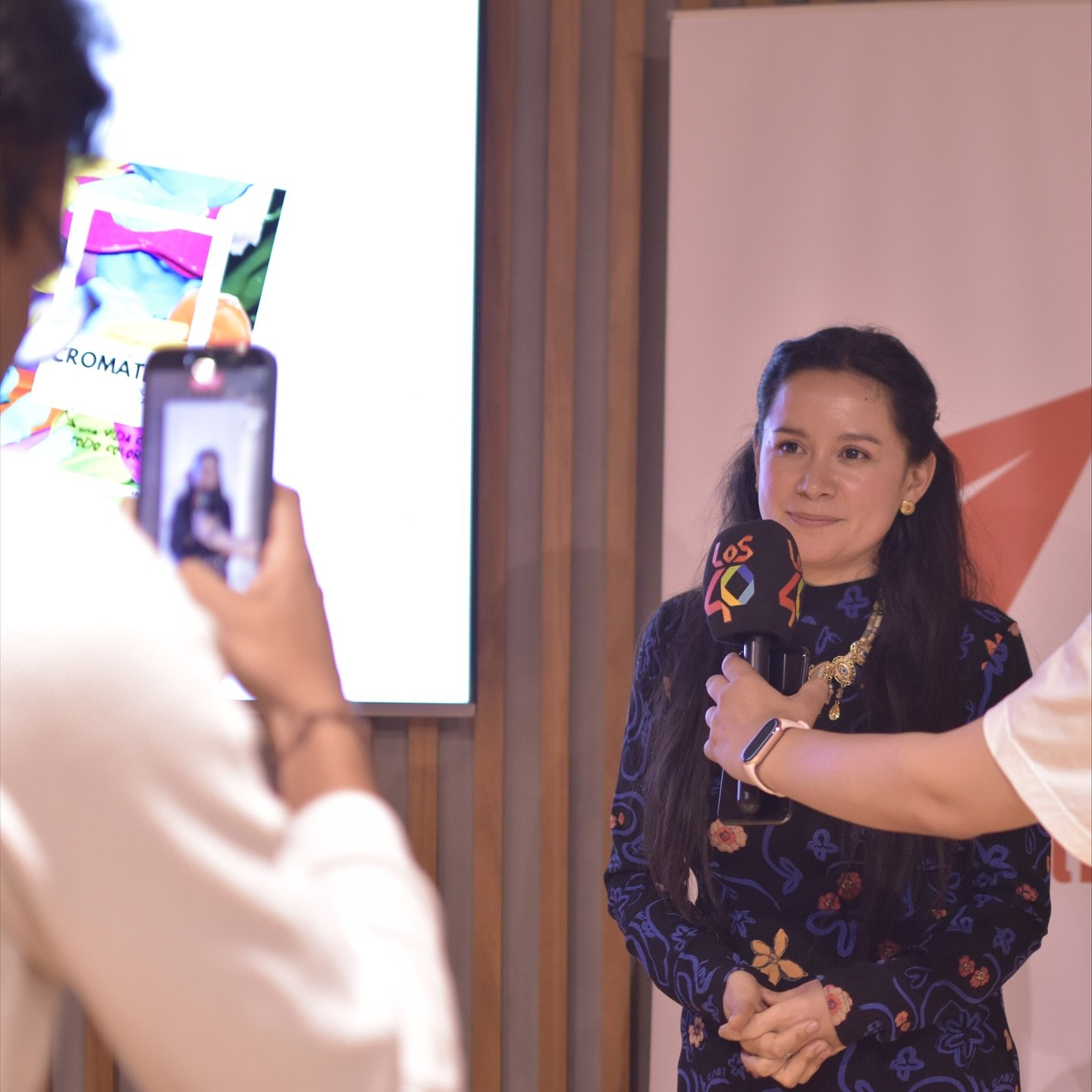 🌈 GRACIAS, QUITO 💛💙❤️

✨ Vivimos una noche que quedar&aacute; grabada en el coraz&oacute;n creativo de quienes creemos en el poder de los colores y las historias.

💫 El lanzamiento de CROM&Aacute;TICA fue mucho m&aacute;s que una presentaci&oacut