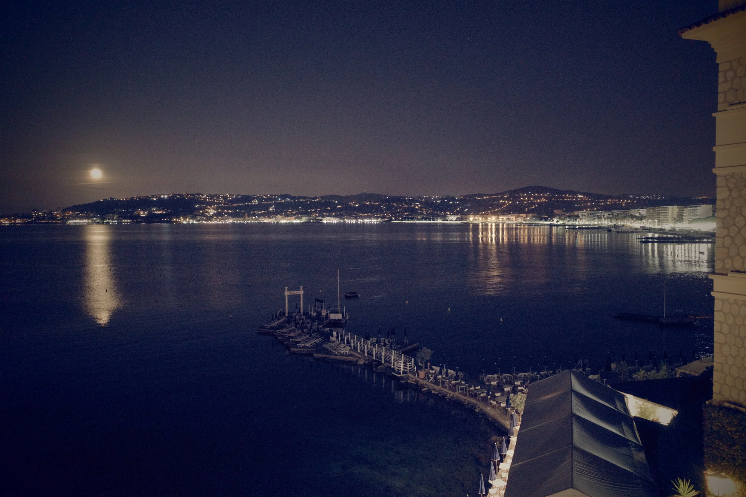 5am moon + hotel