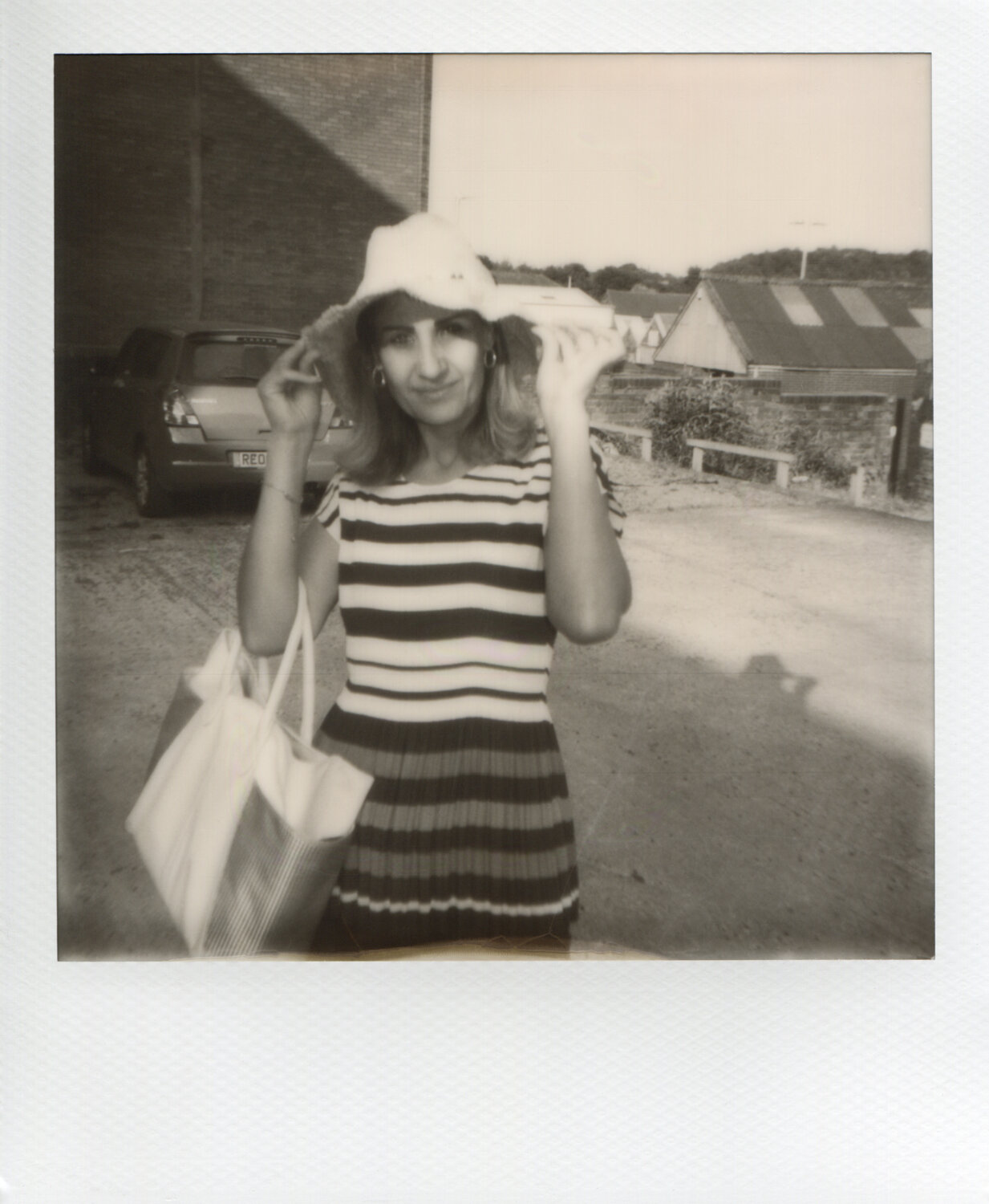 SettlingPolaroids_40cm12LQ1500.jpg