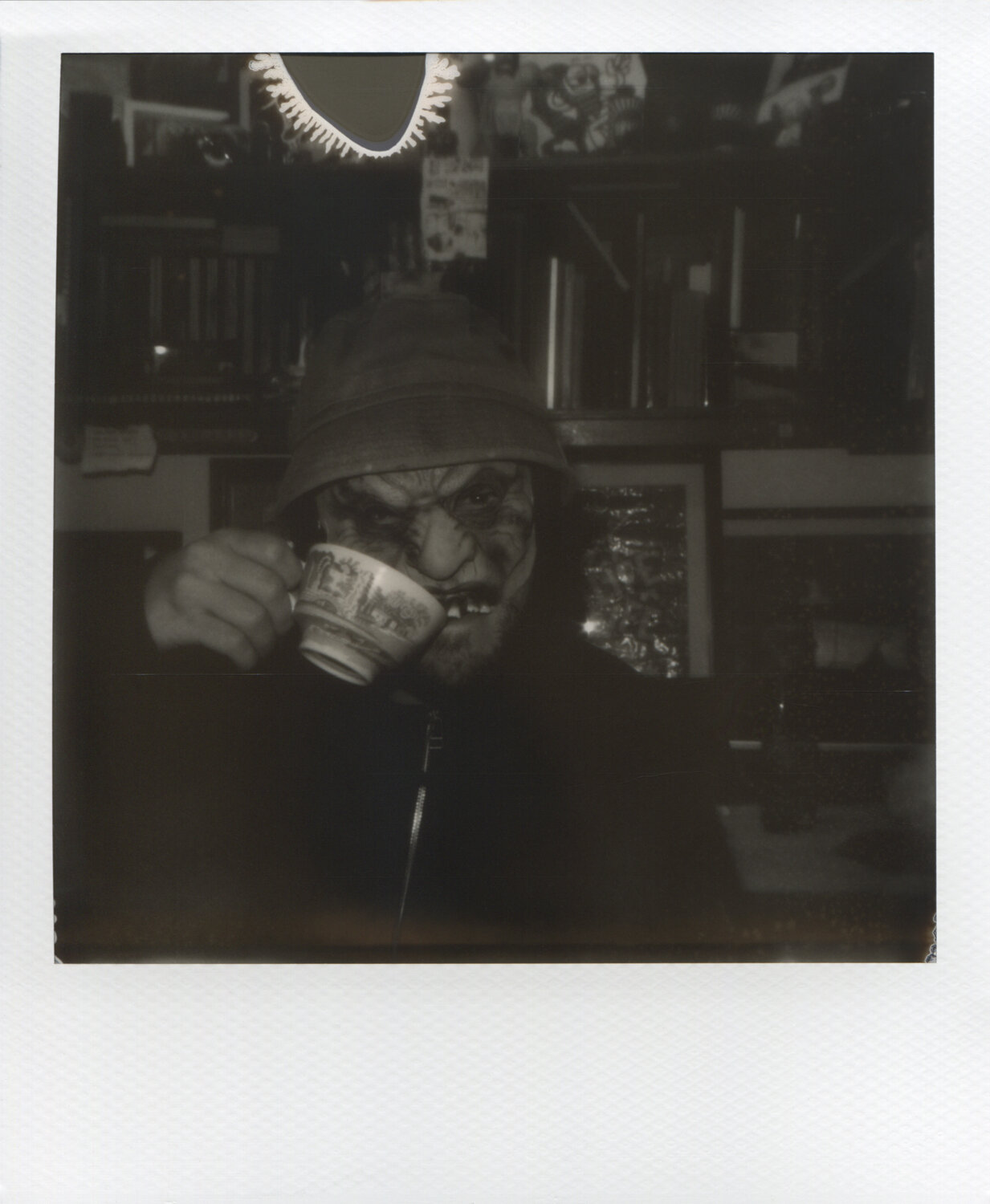 SettlingPolaroids_40cm24LQ1500.jpg