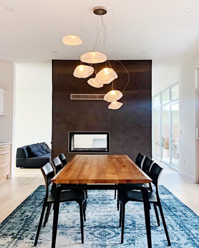 This was a unique lighting install we completed in Collingwood. Each pendant is a piece of hand-blown glass and individually suspended by aircraft cable. 
Looks a bit like jellyfish!

@lightform_shop