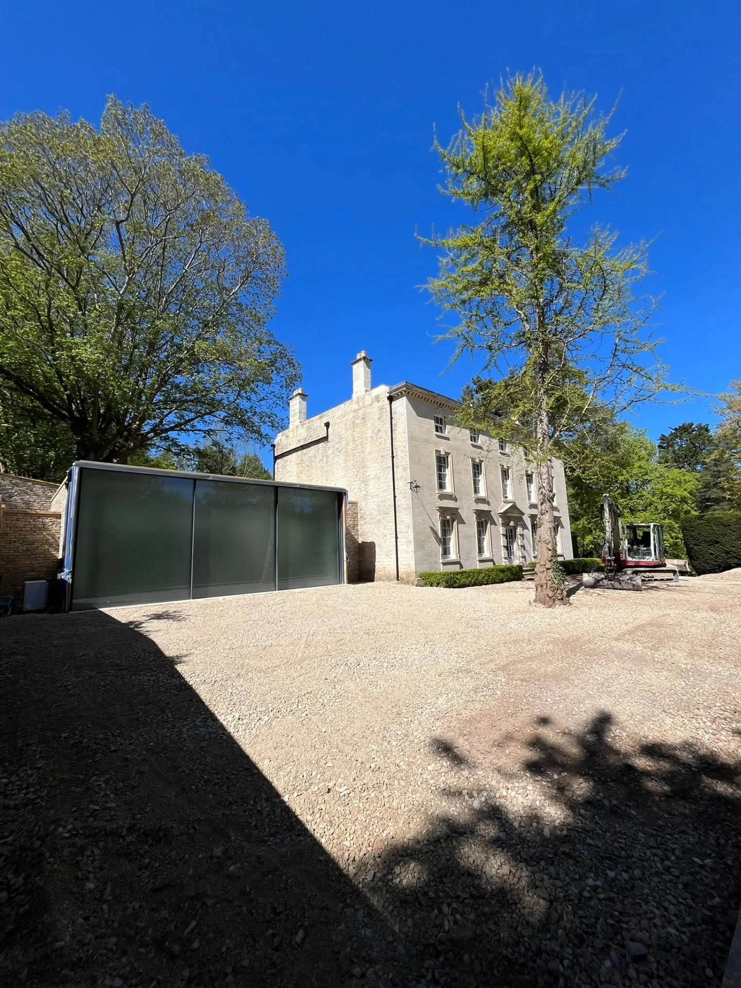Nearing Completion, this fabulous car gallery is linked to a grade 2* listed property.

#charlesmullineuxdesign #automotivearchitecture 

#cargallery #listedbuilding #architecture