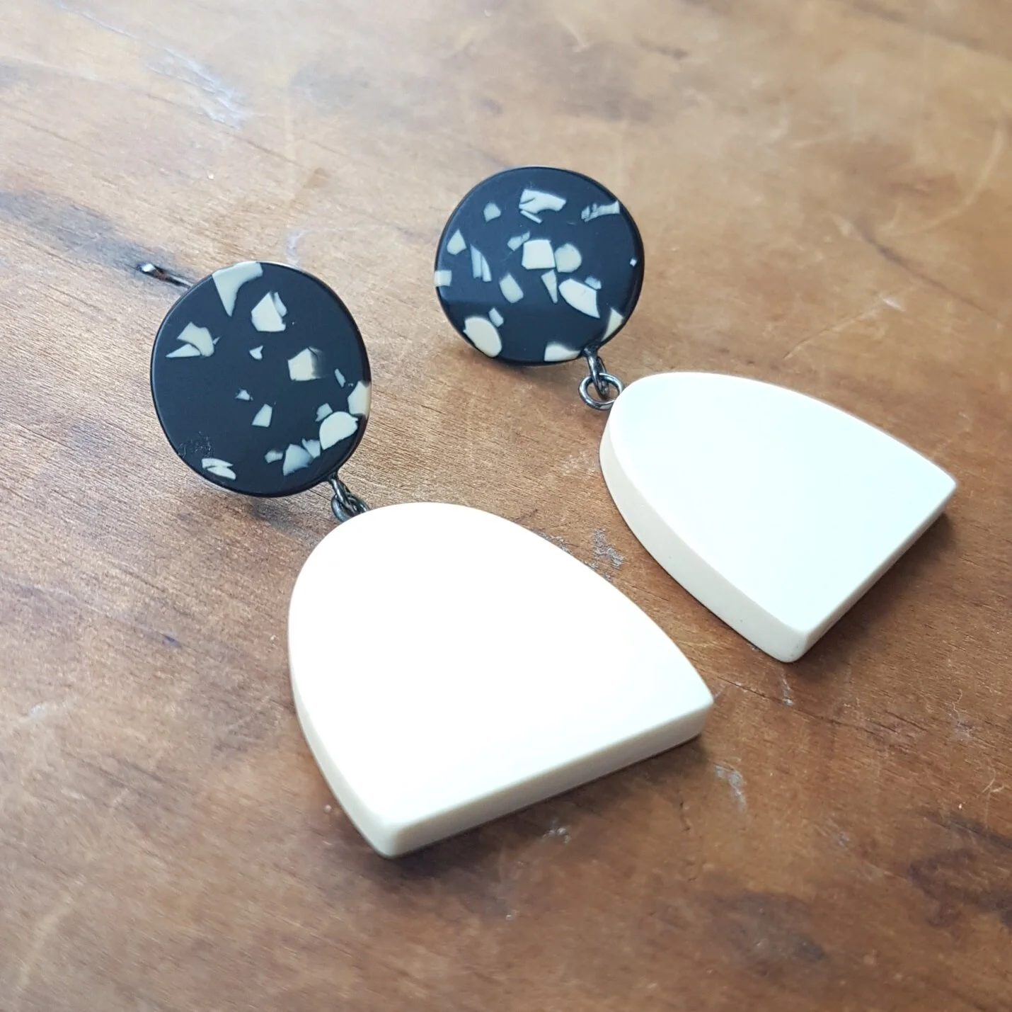 earrings double drop demi cream black 2.jpg