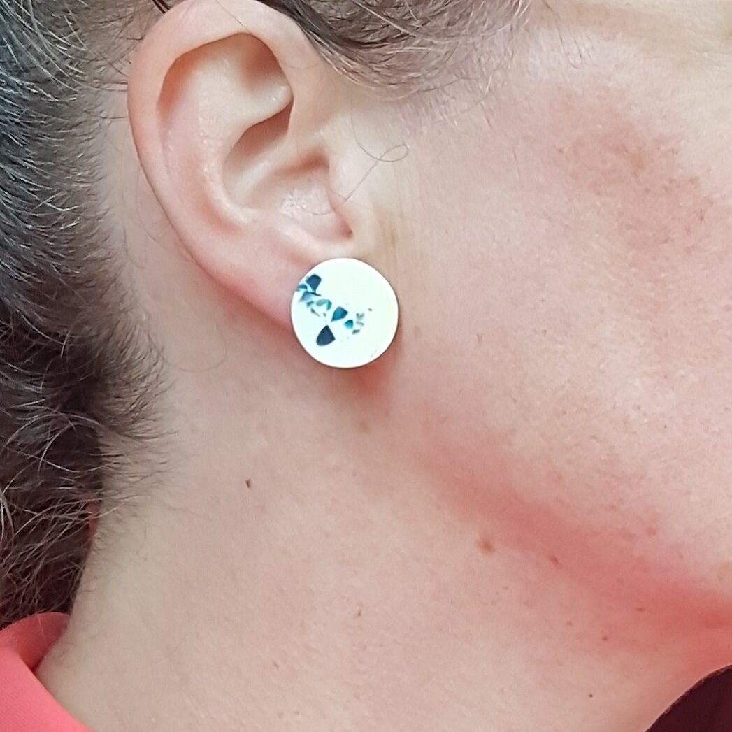 CE earrings round cream blue speckle model.jpg