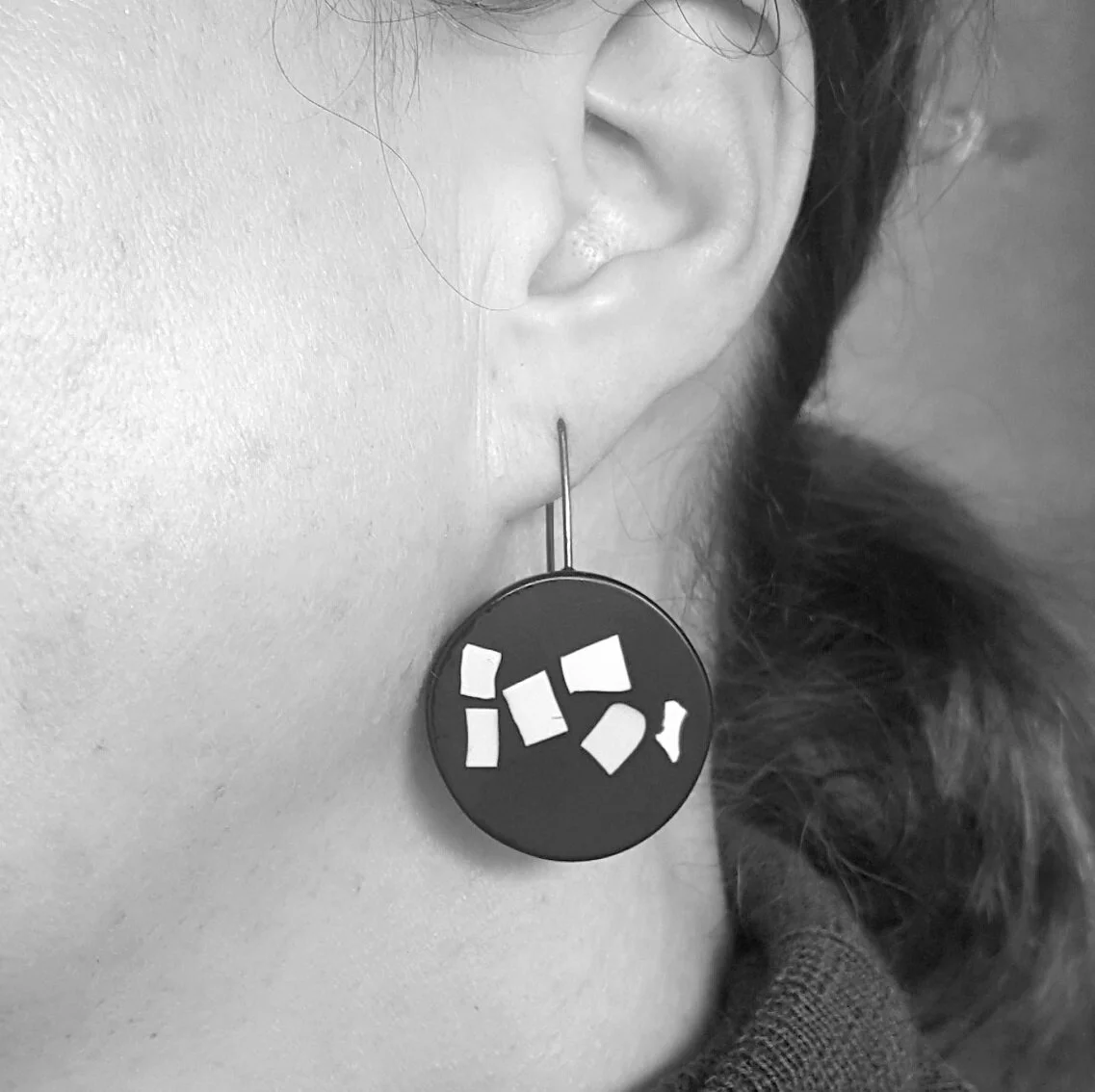 model earrings speckle large round drops blk cr BW SQ.jpg