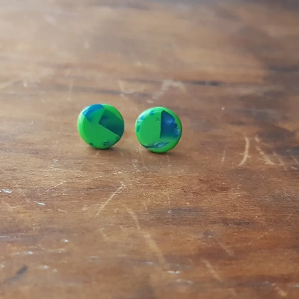 earrings mini round stud green 1.jpg