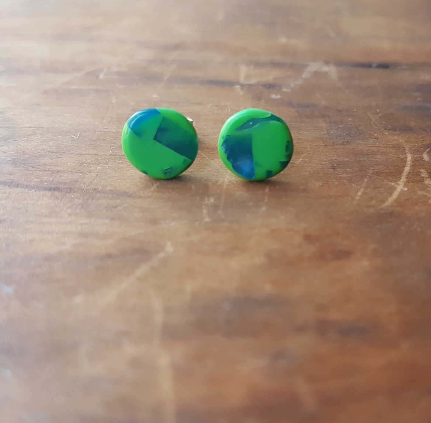 earrings mini round stud green 2.jpg