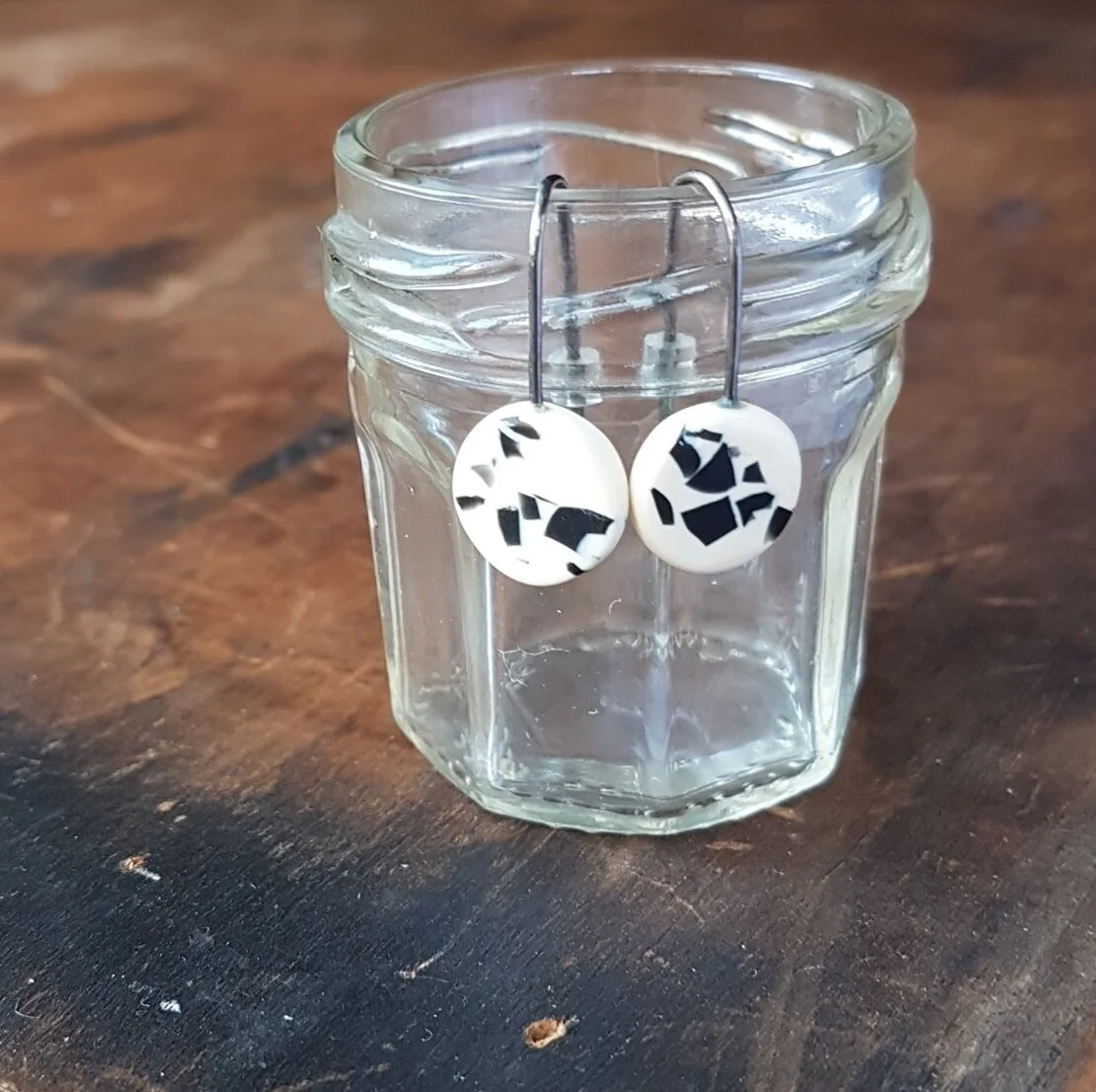 earrings mmini round drops cream blk.jpg