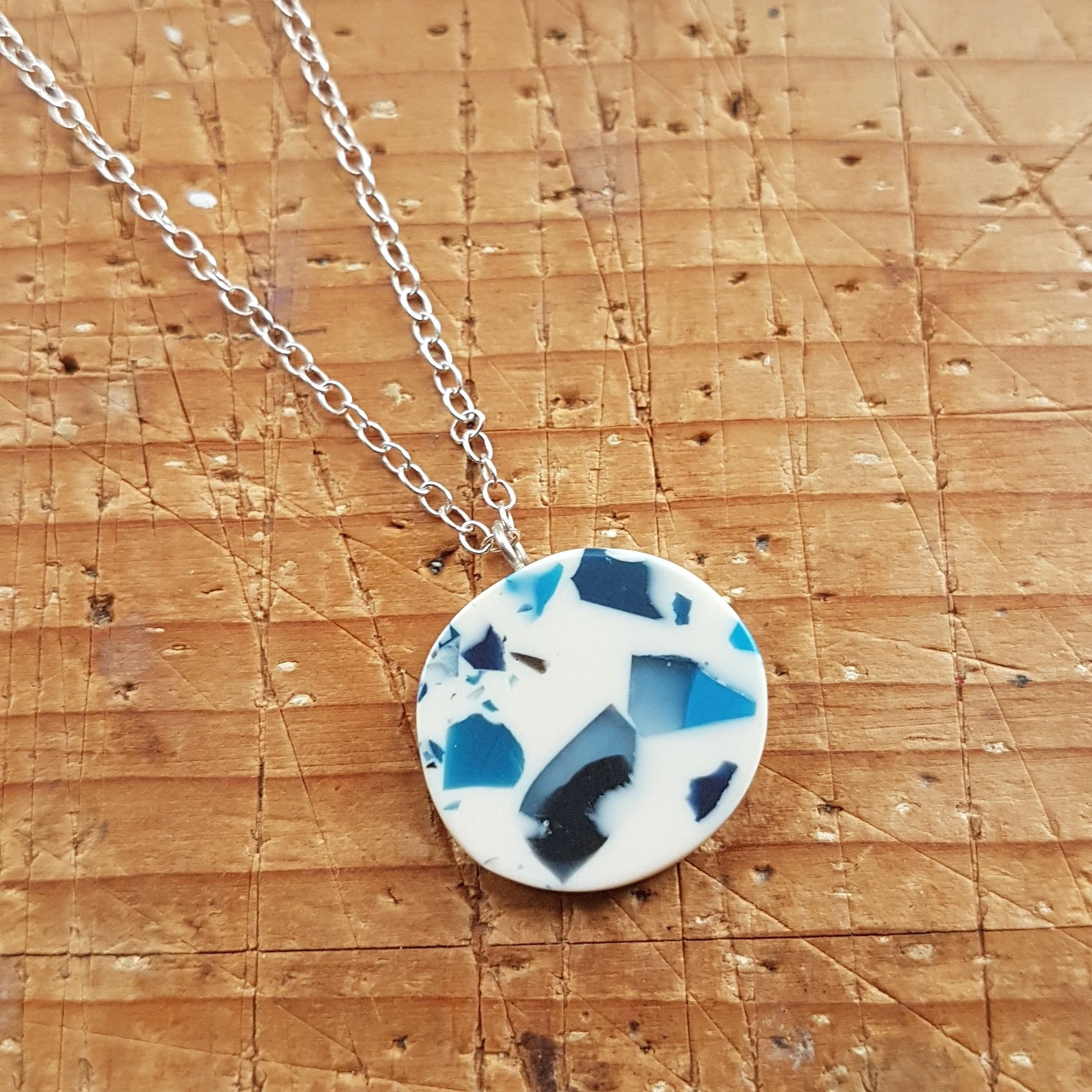 CE pendant round cream blue speckle.jpg