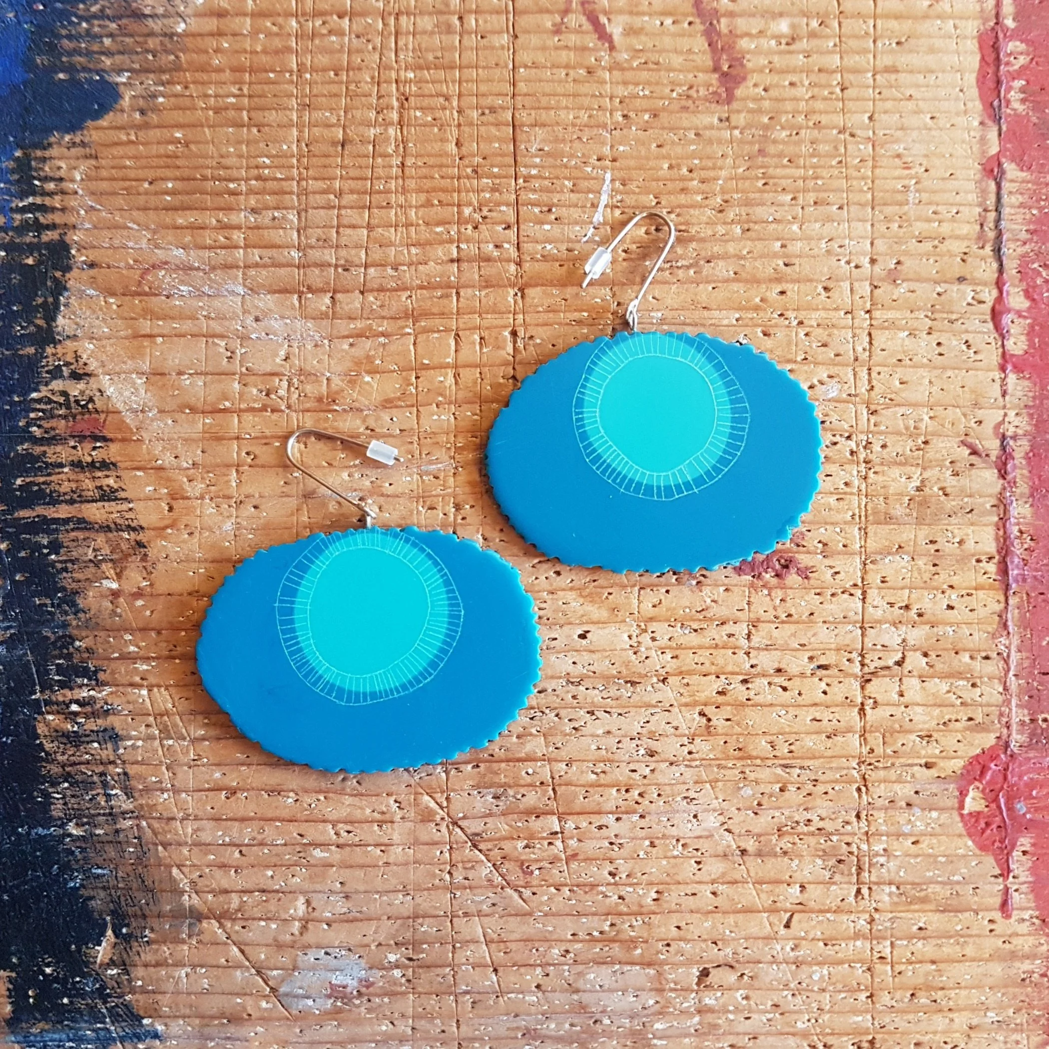 large oval bloom drops