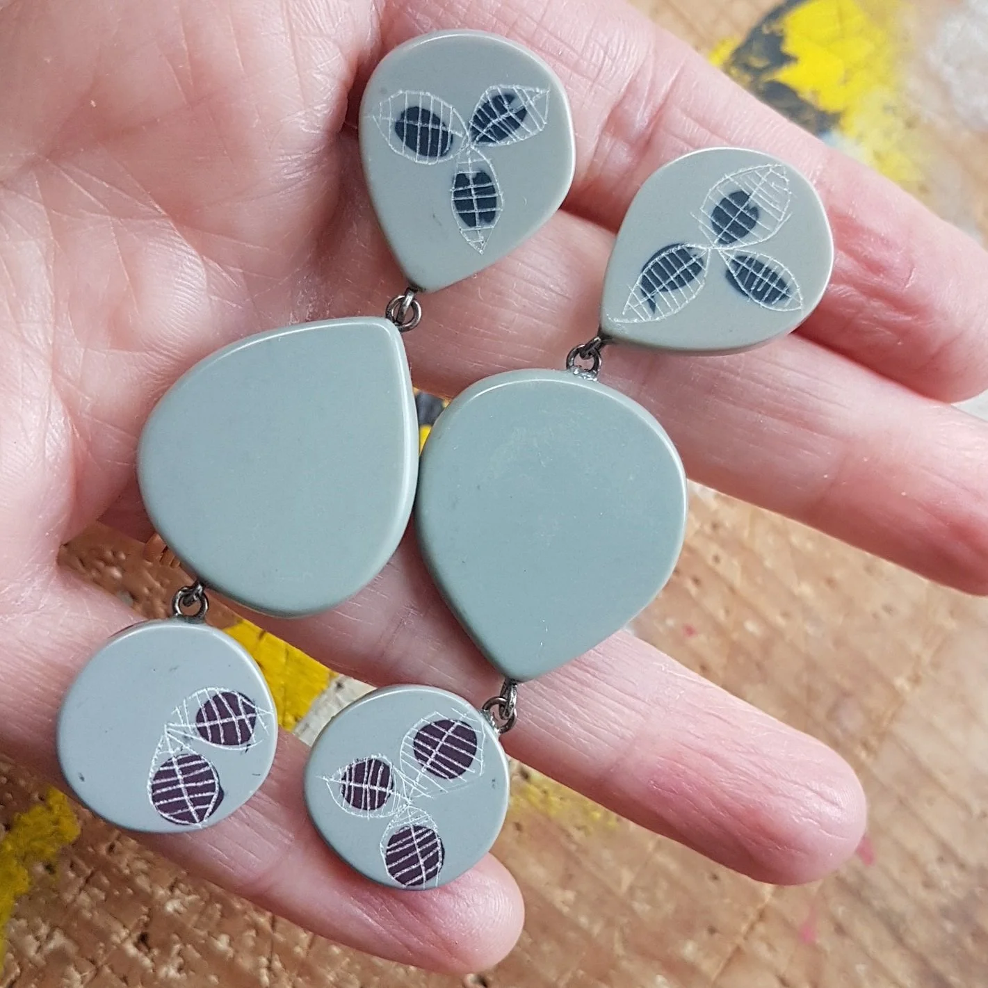 EARRINGS triple drop studs grey.jpg