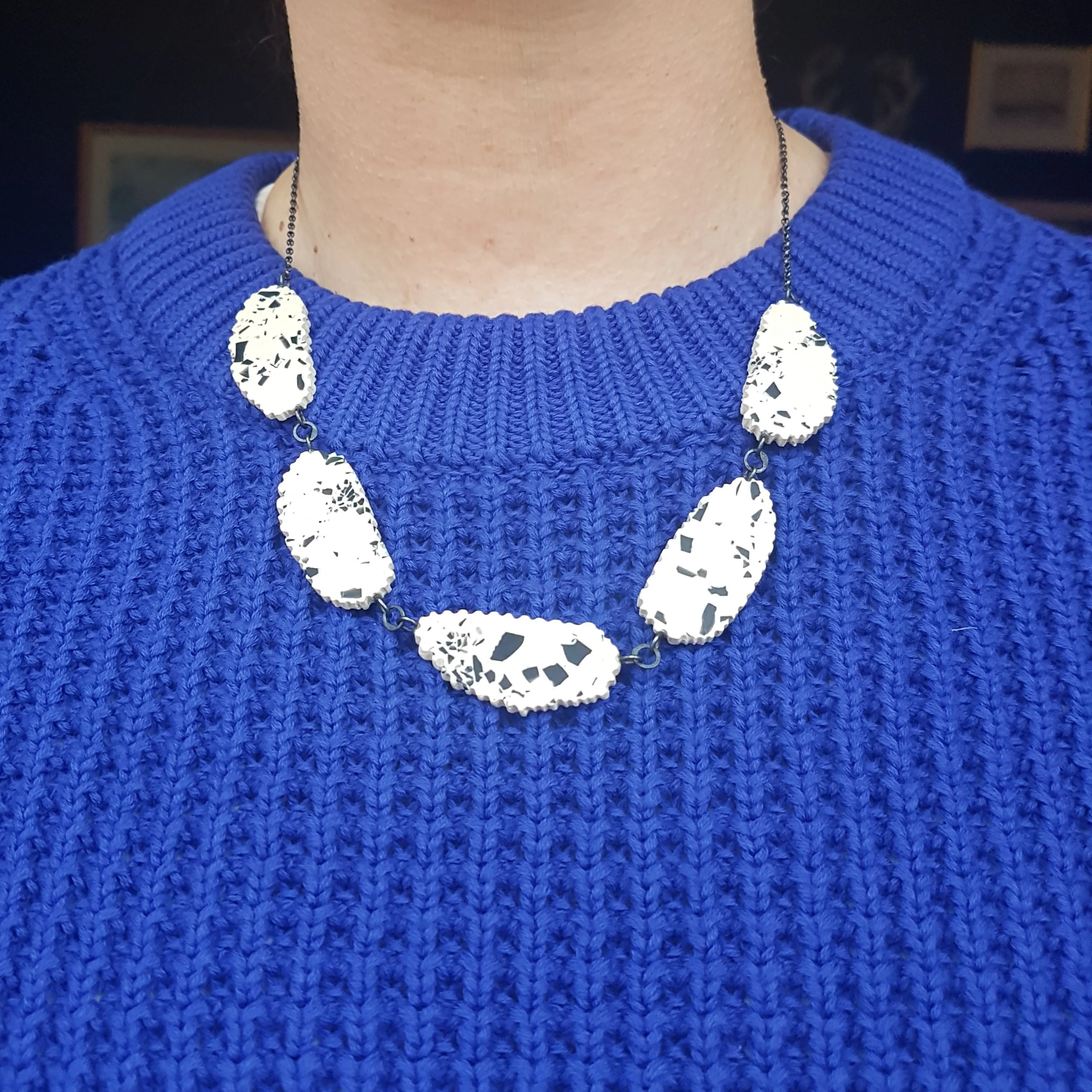 necklace alex 5 cream black 1m.jpg