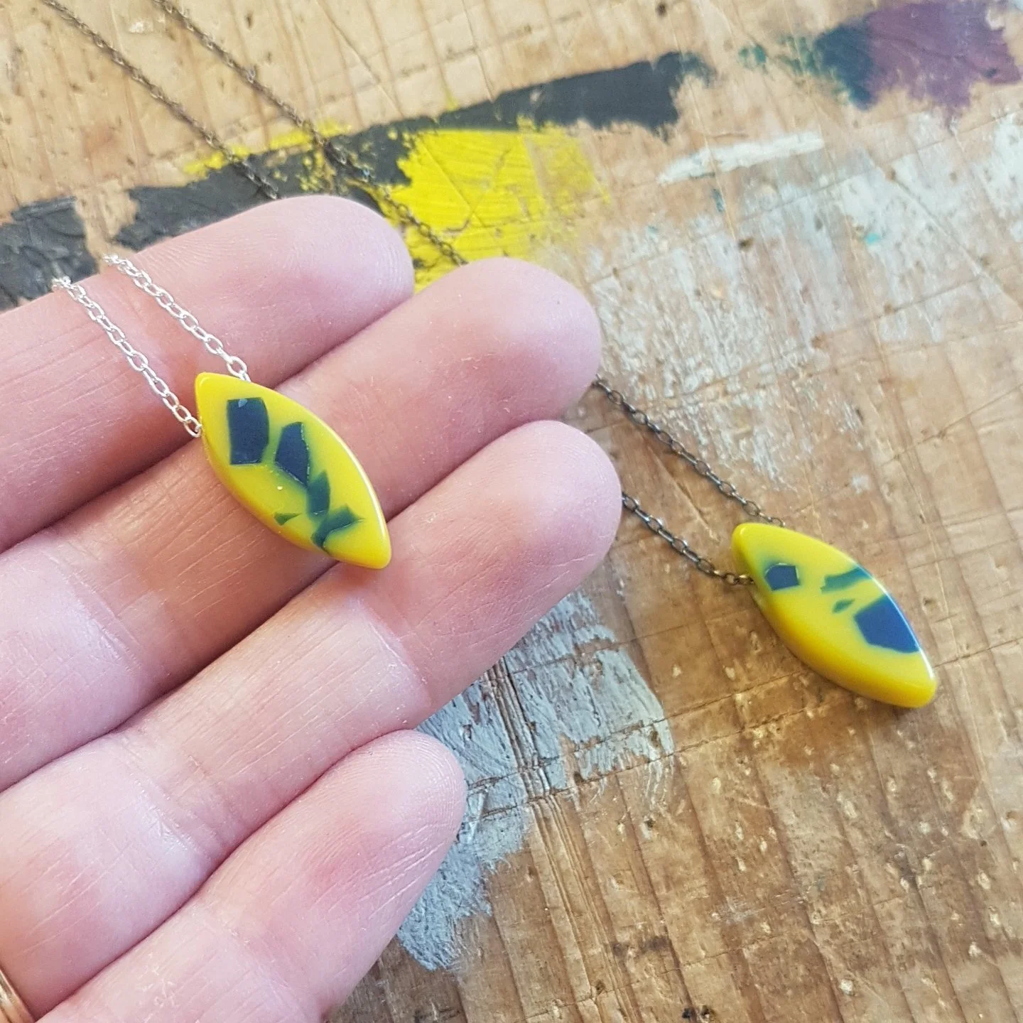 little leaf bead pendant