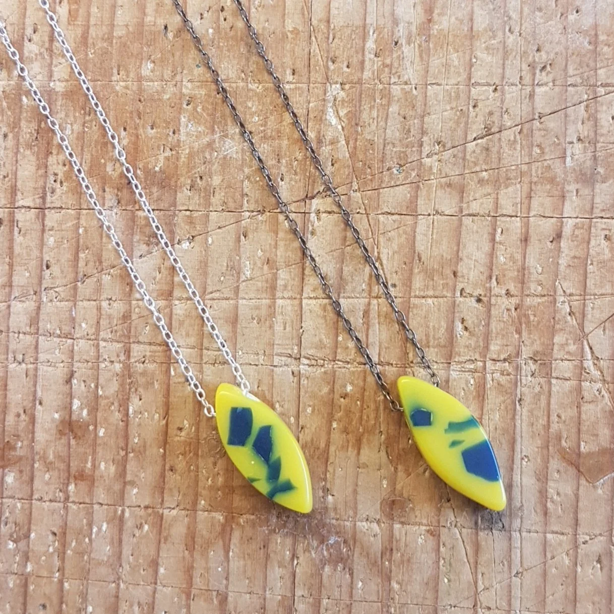 necklace leaf bead yellow2.jpg