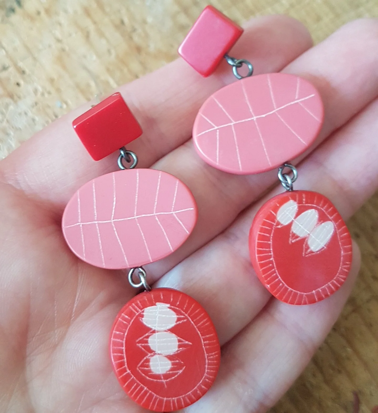 earrings triple drops pink and red1.jpg