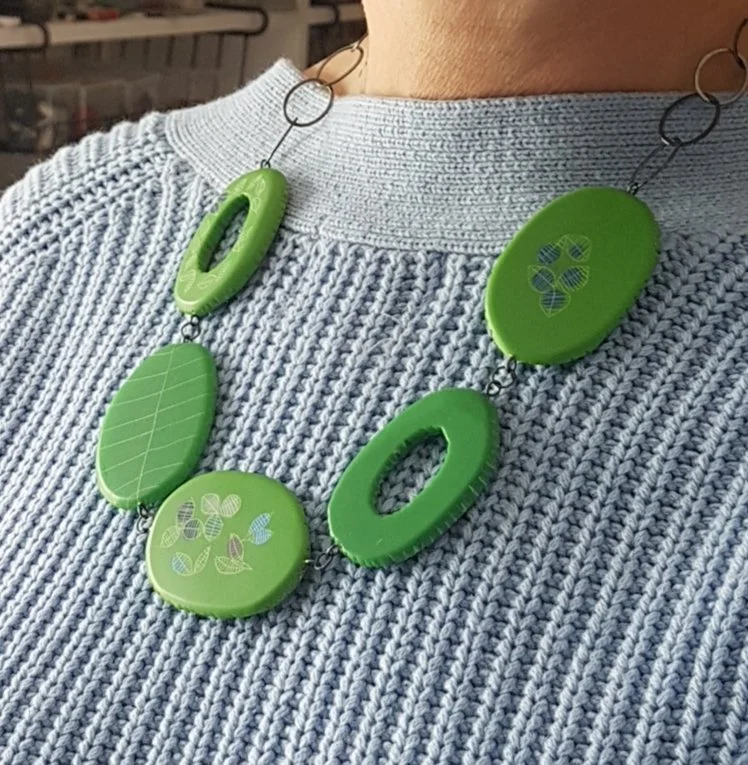 necklace mismatch oval bloom green.jpg