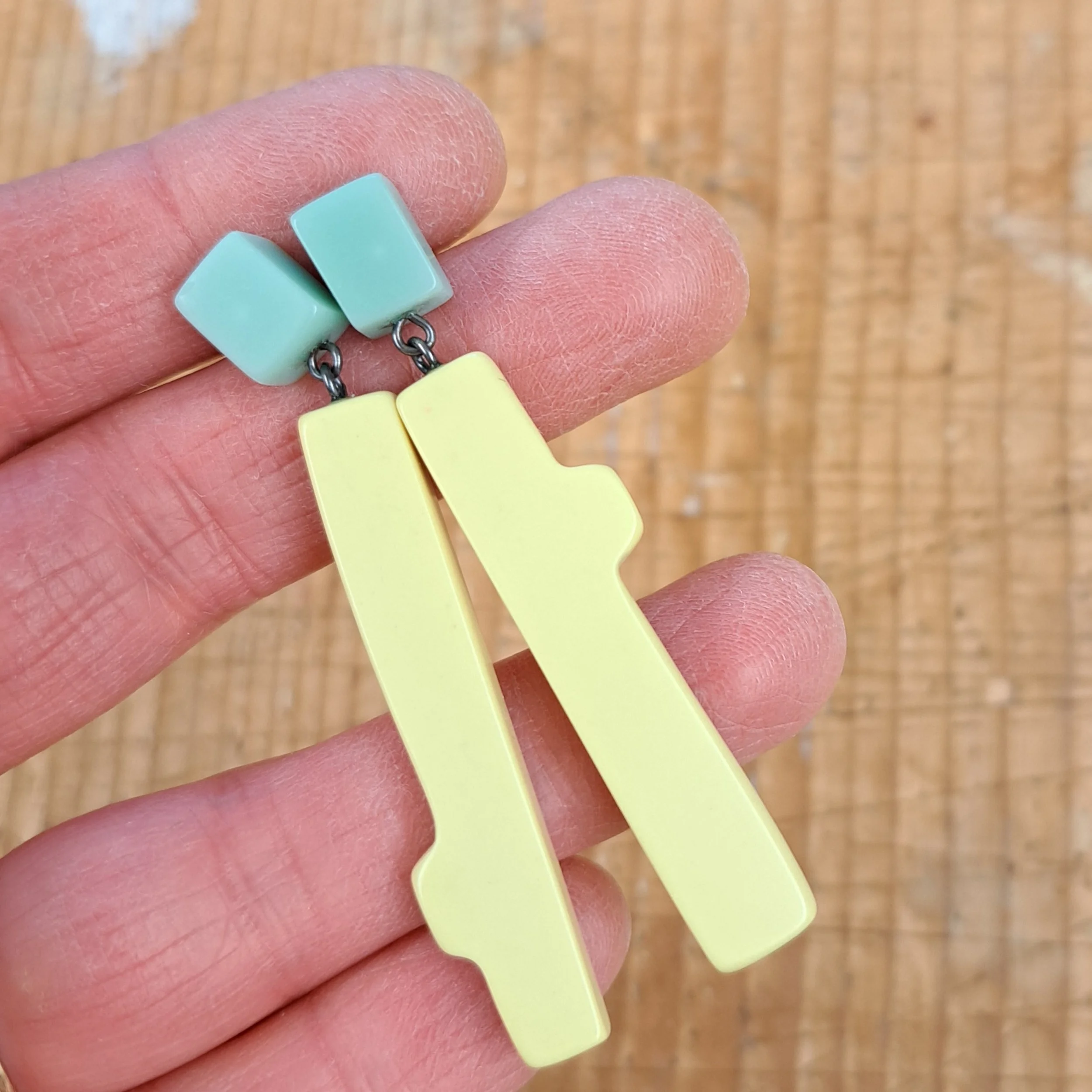 twig double drops in pale yellow and aqua