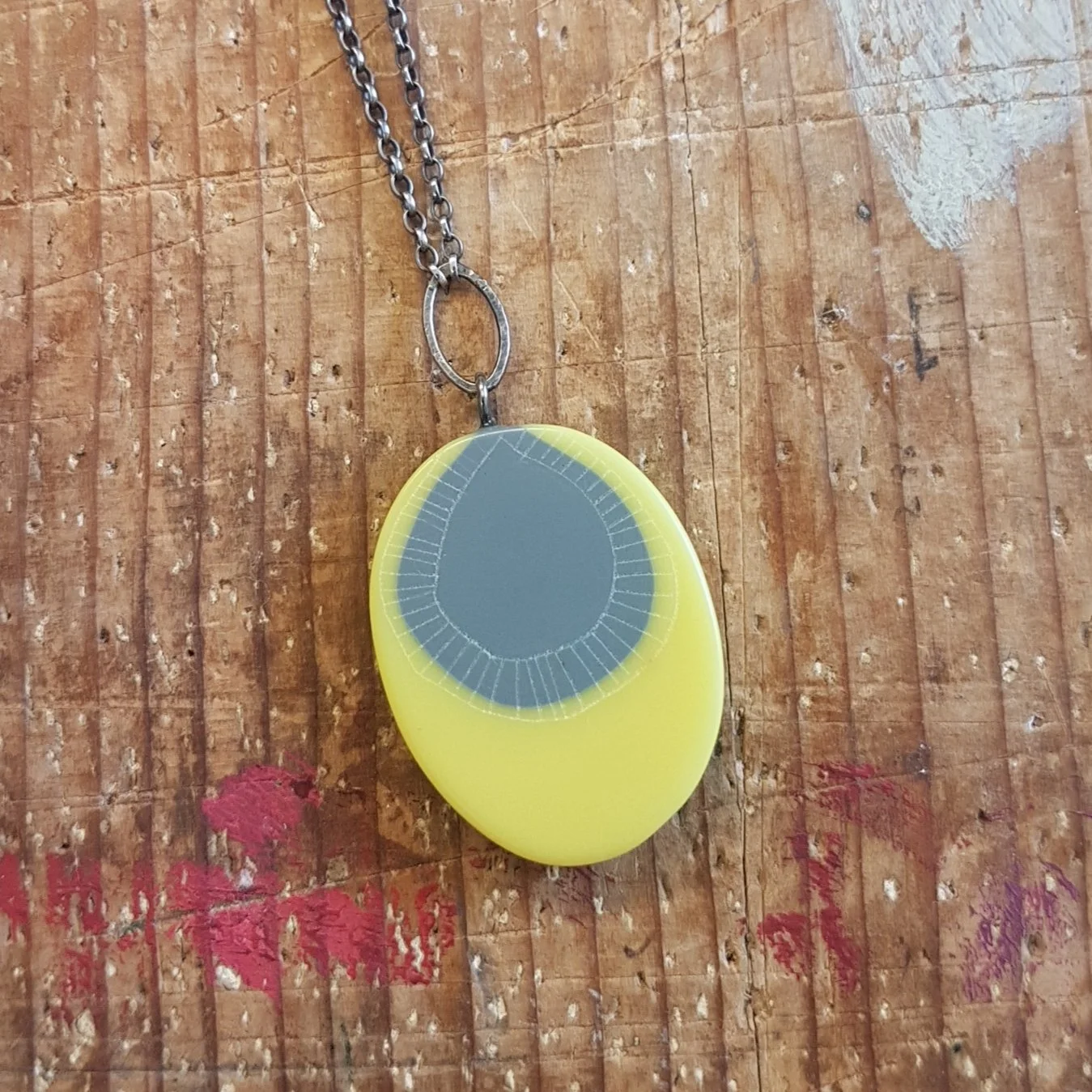 necklace oval midi yellow grey3.jpg