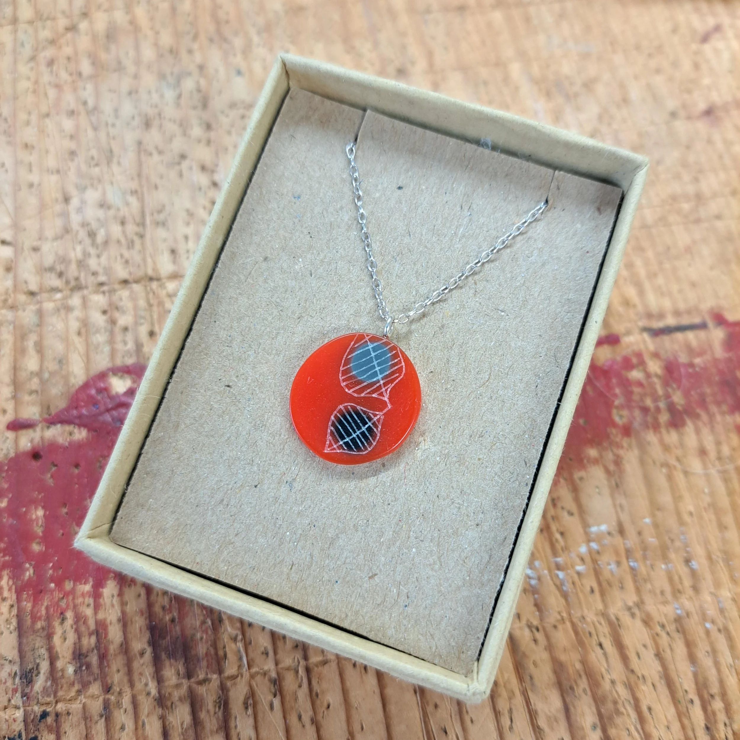 Red Round pendant with grey and black