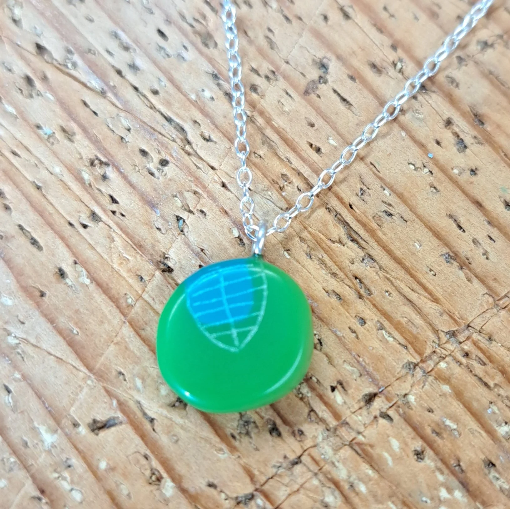 necklace mini round green blue 2.jpg