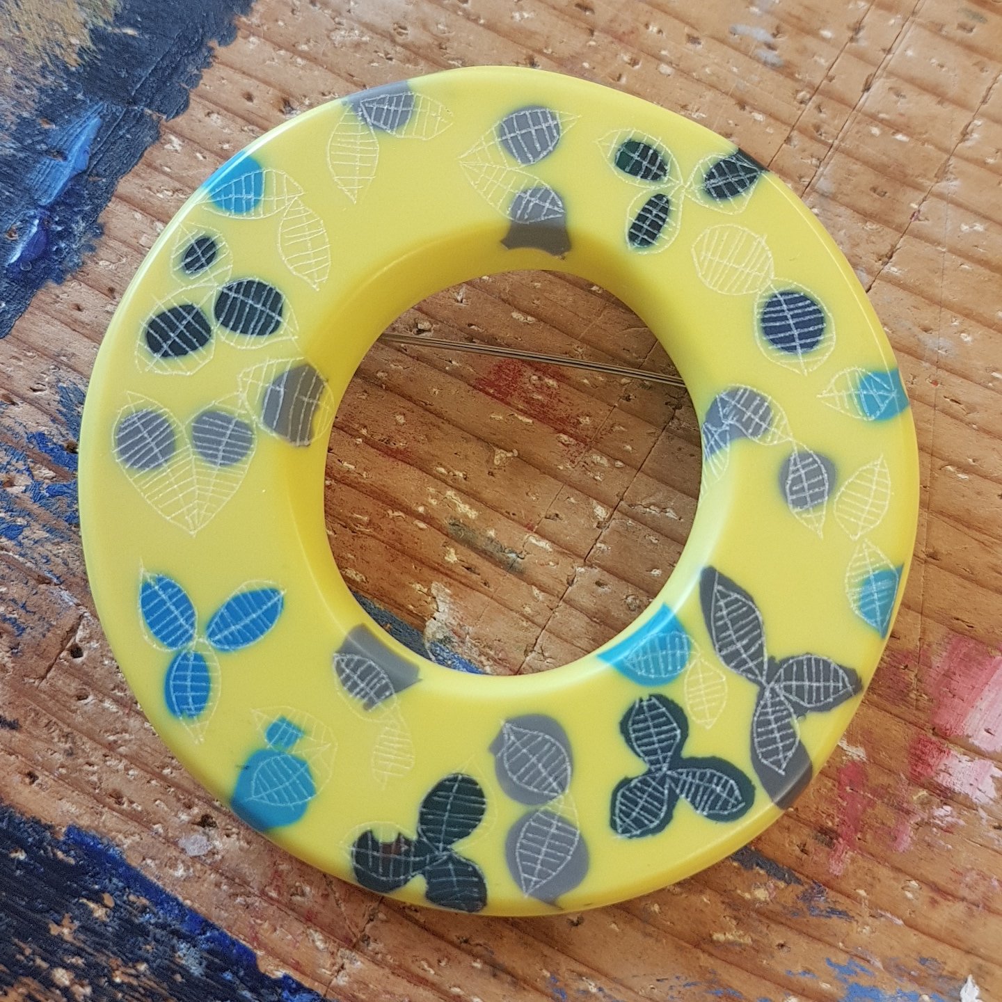 Yellow circle brooch