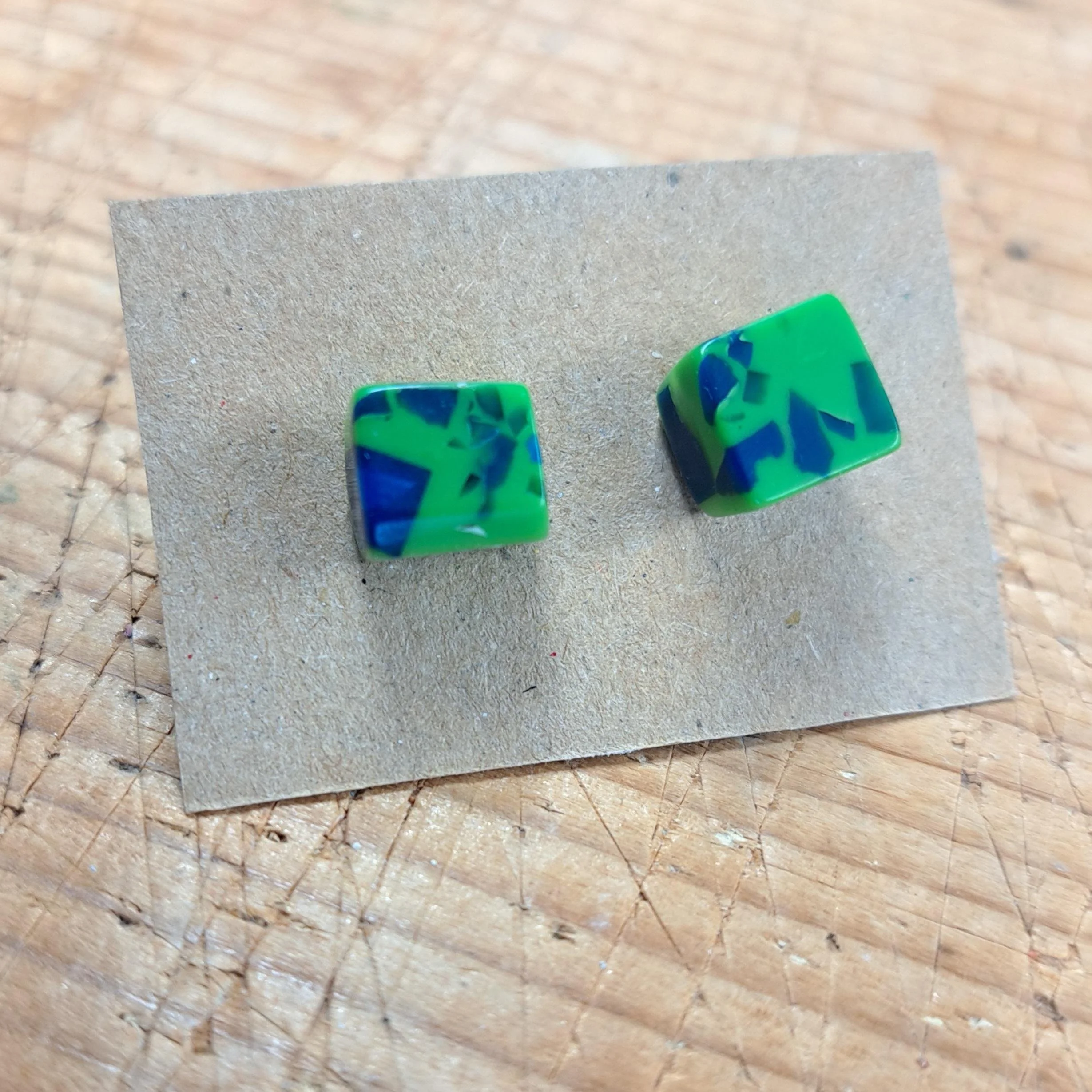 green chunky block studs