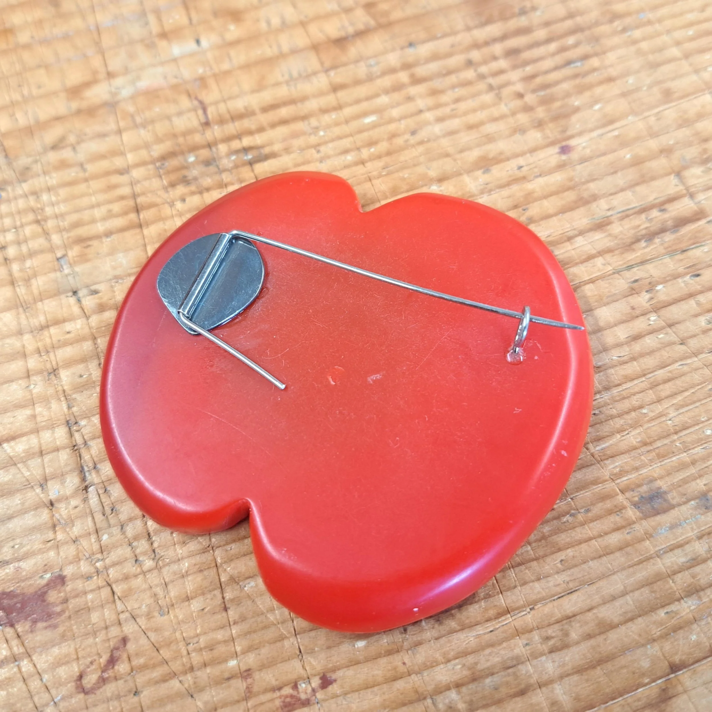 brooch poppy red black 1 back.jpg