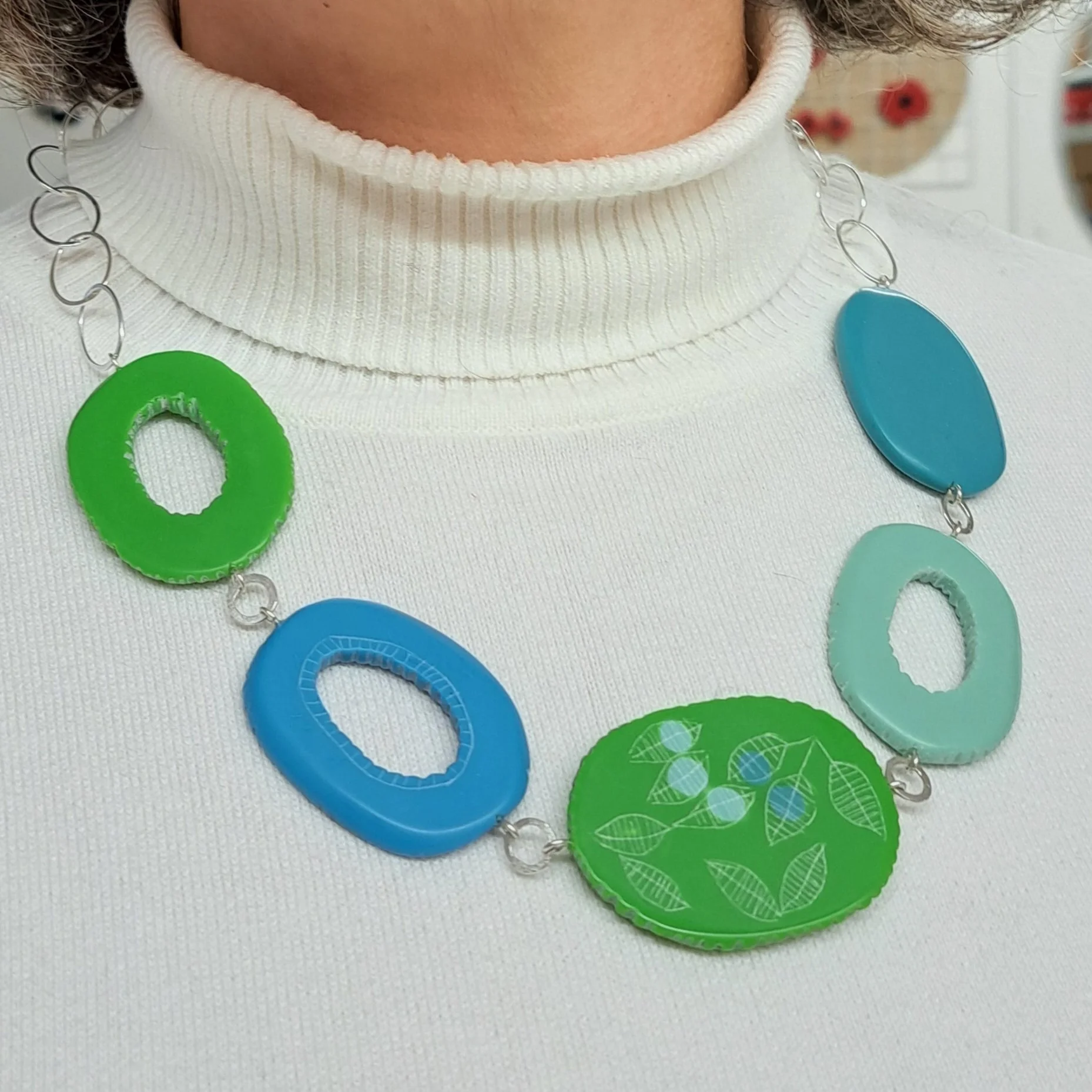necklace mismatch oval bloom blue green VERSION 2023 4.jpg