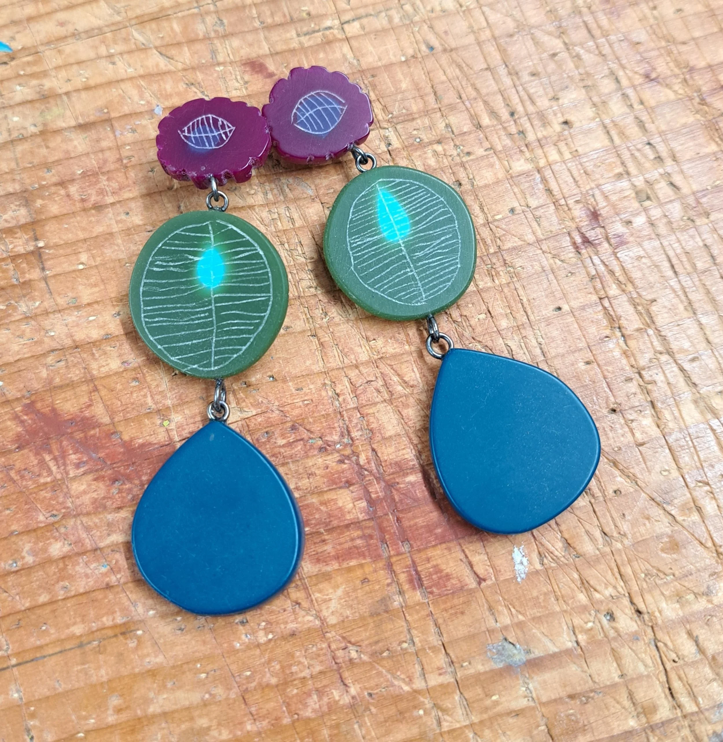 hillside triple drop studs