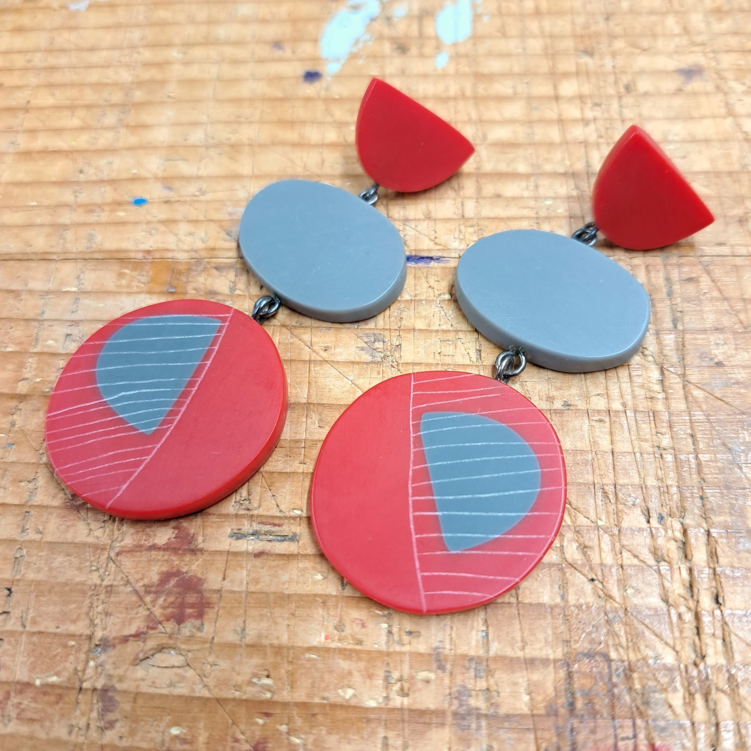 earrings triple d red grey1.jpg