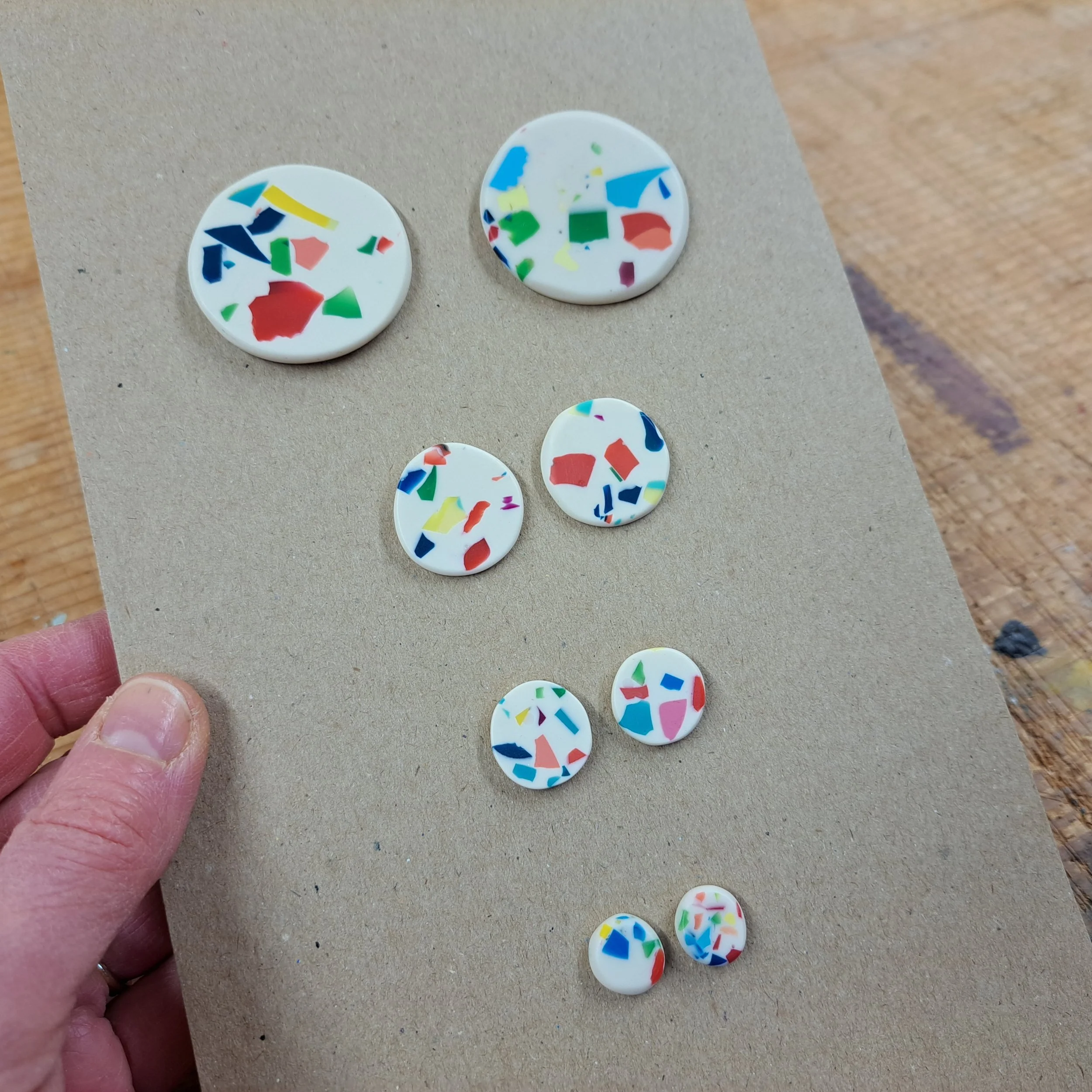 earrings round rainbow speckle STUDS.jpg