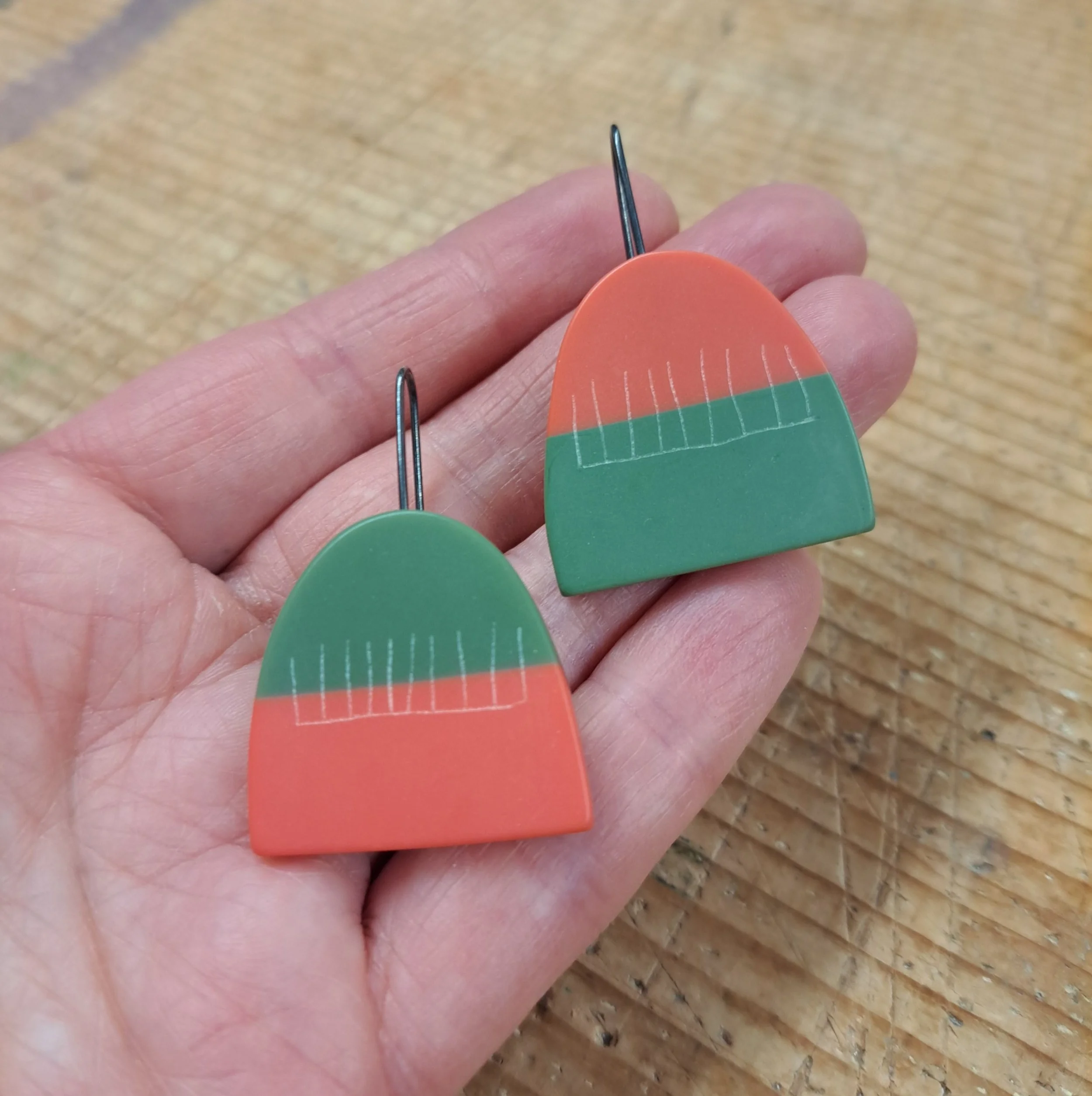 earrings demi drops split coral olive.jpg