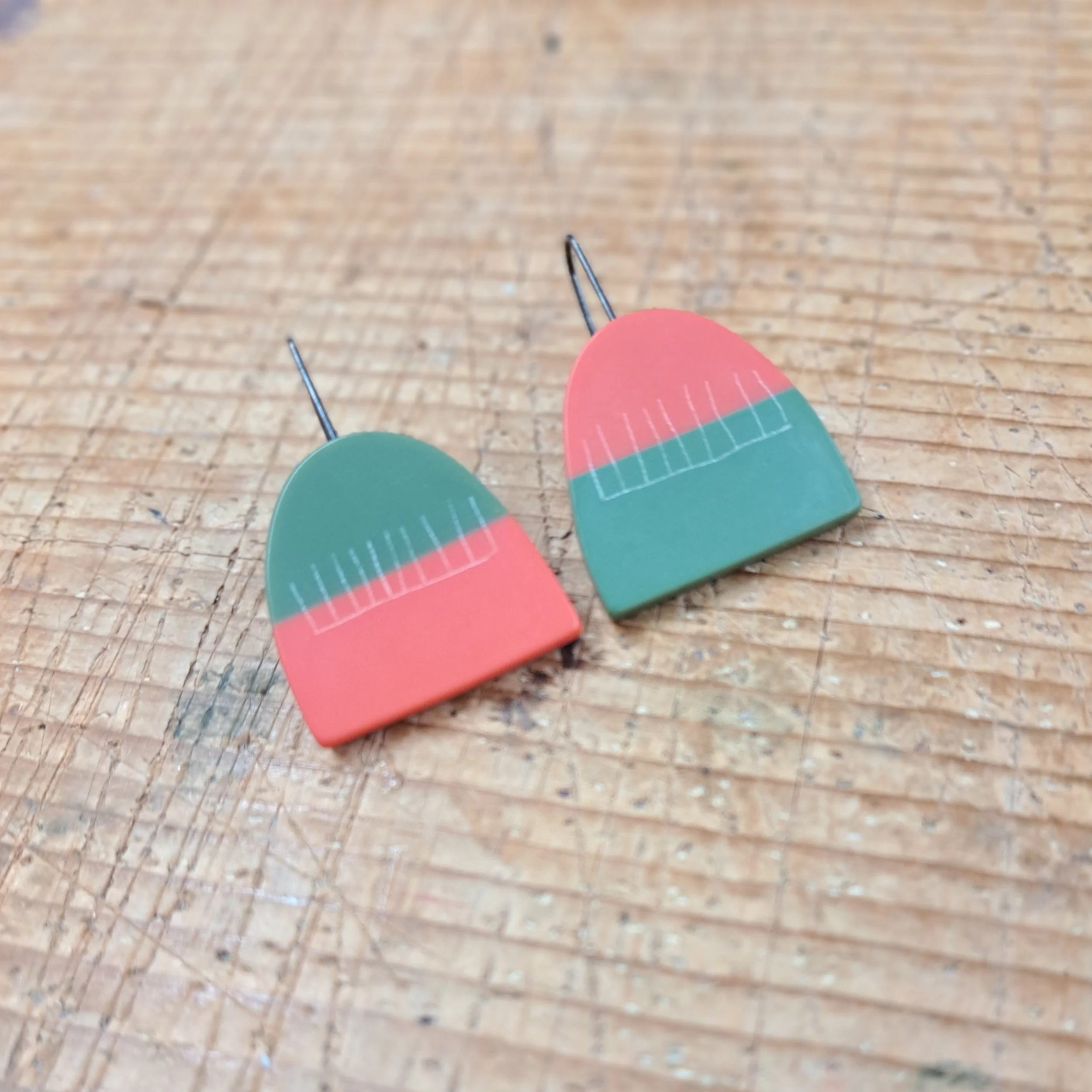 earrings demi drops split coral olive2.jpg