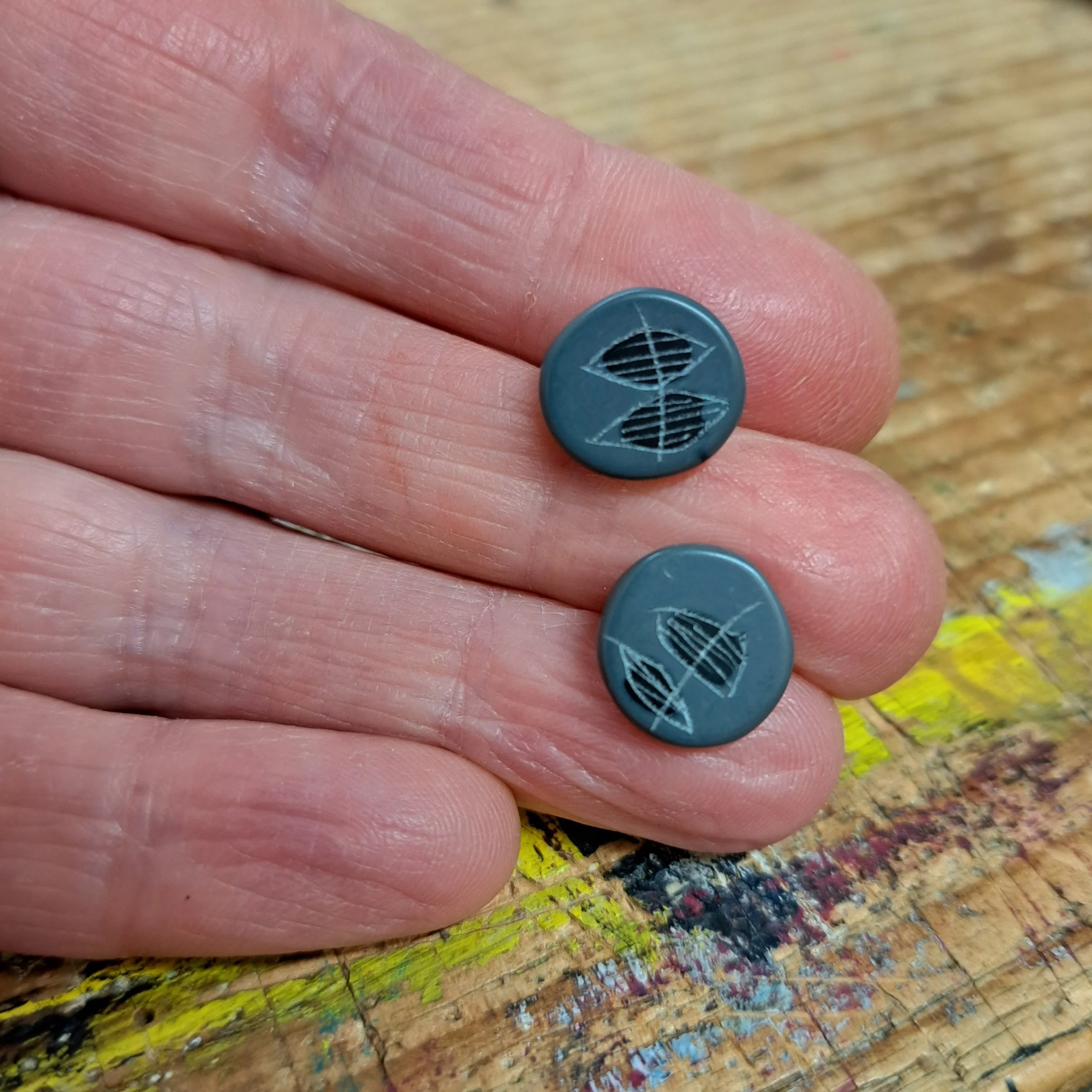 mini round studs grey and black