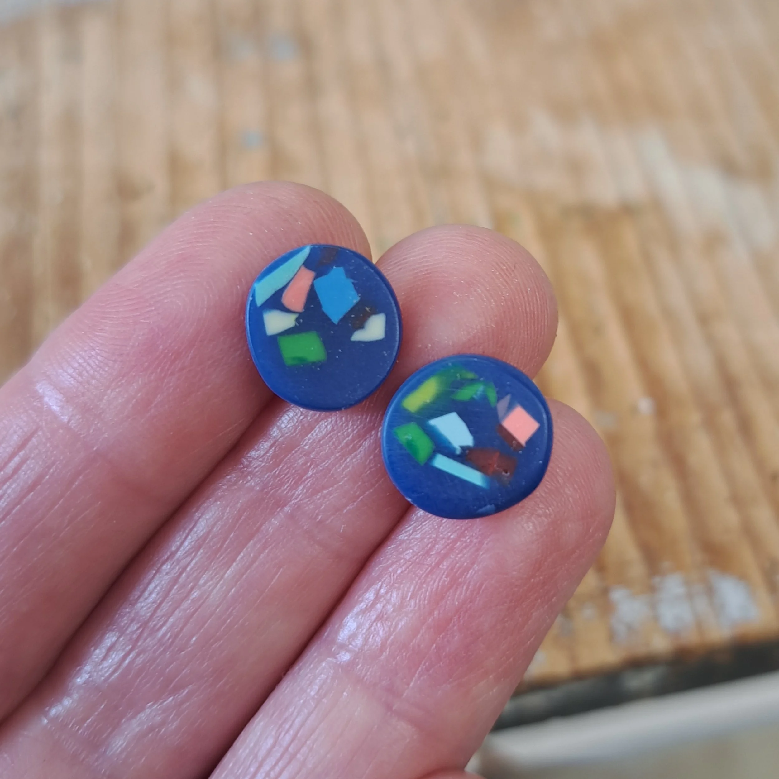 ocean mini round studs